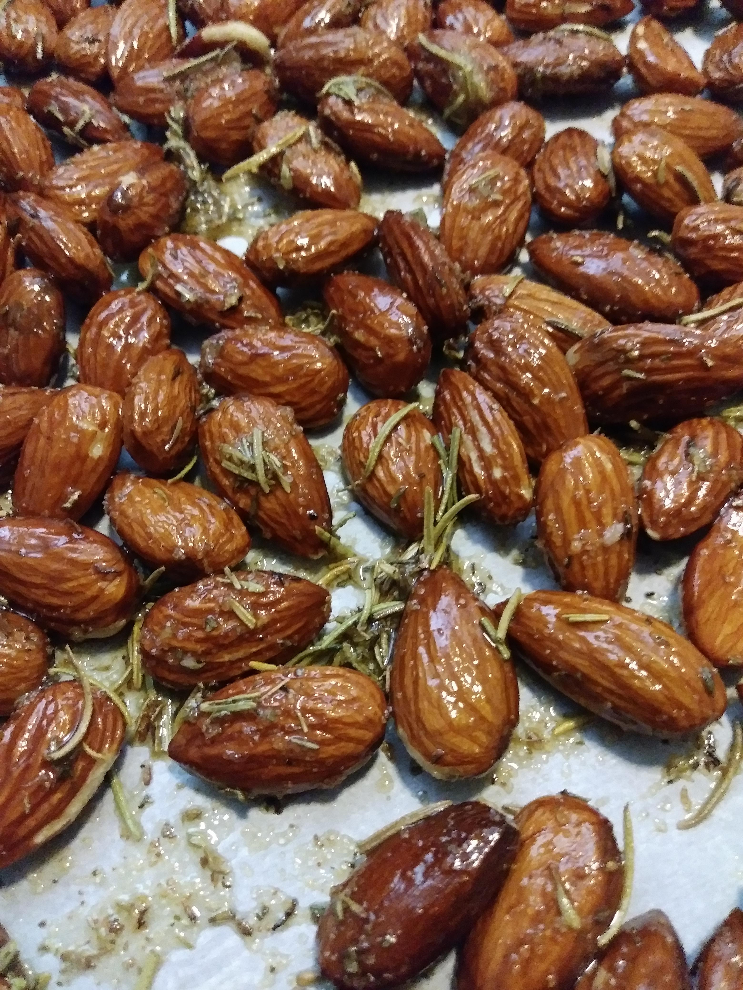 [I made it] Italian Herb Roasted Almonds. Sooo good and a great healthy