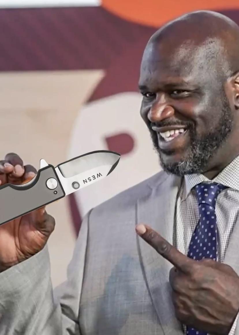 Shaq Holding Massive Pocket Knife r/ShaqHoldingThings