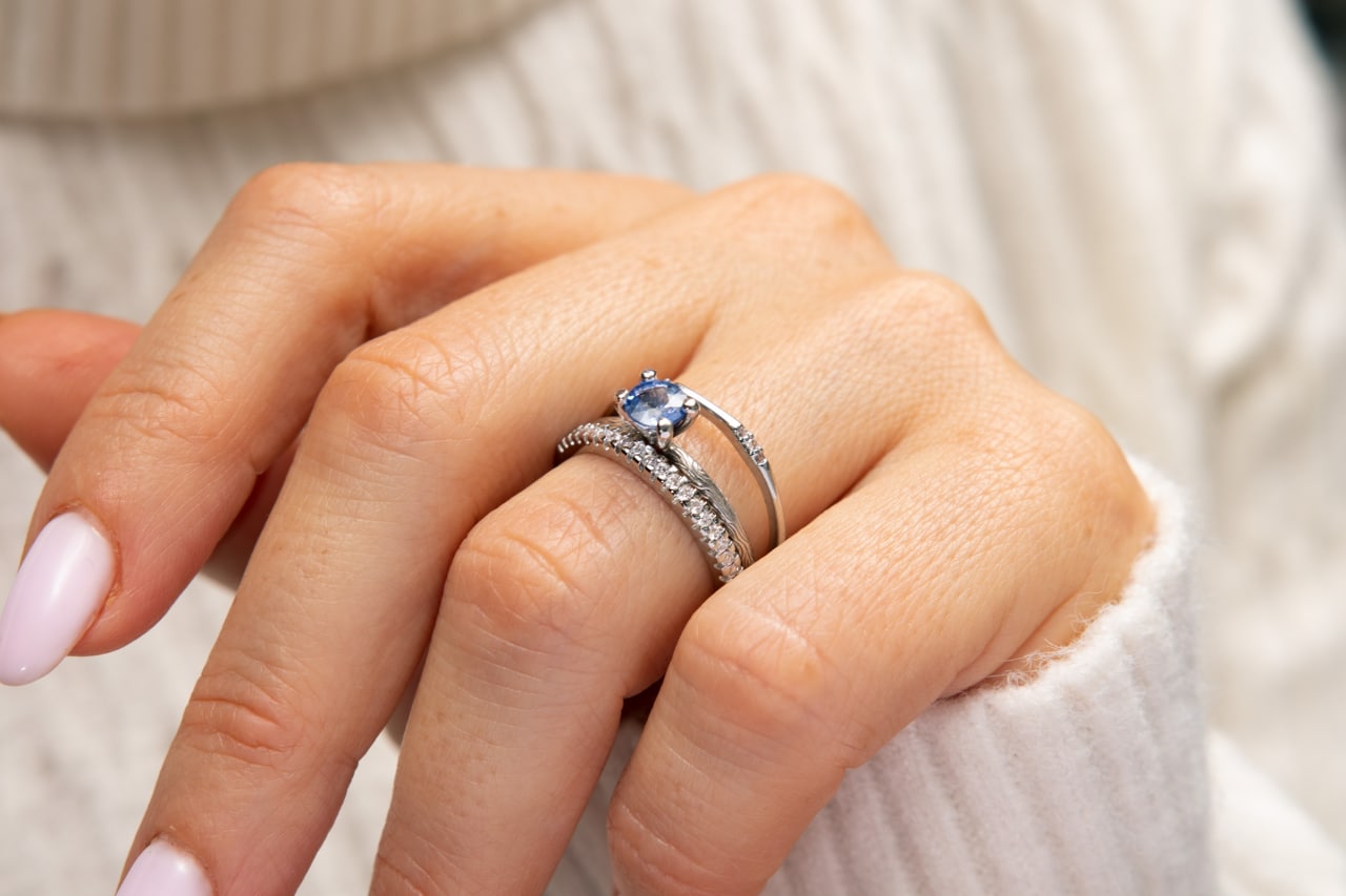 Sapphire engagement ring (14k gold, natural sapphire, diamonds) r