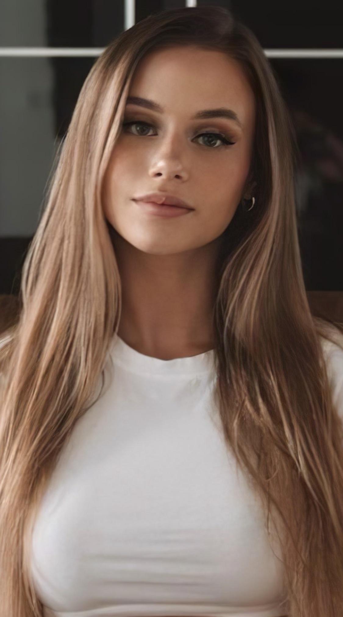 Hailey : PrettyGirls