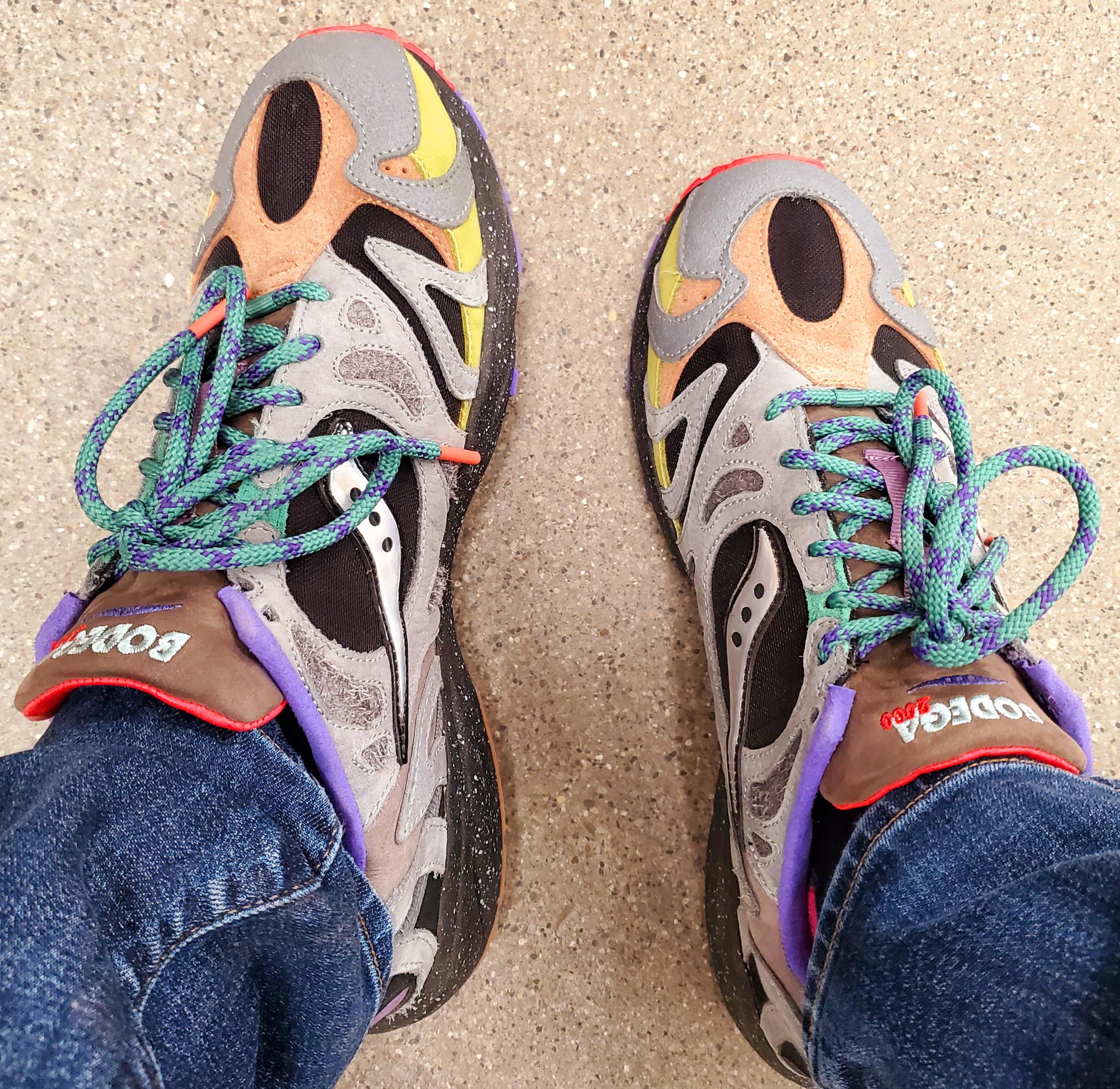 Saucony x Bodega Grid Azura 2000 "Ever Ready" r/Sneakers