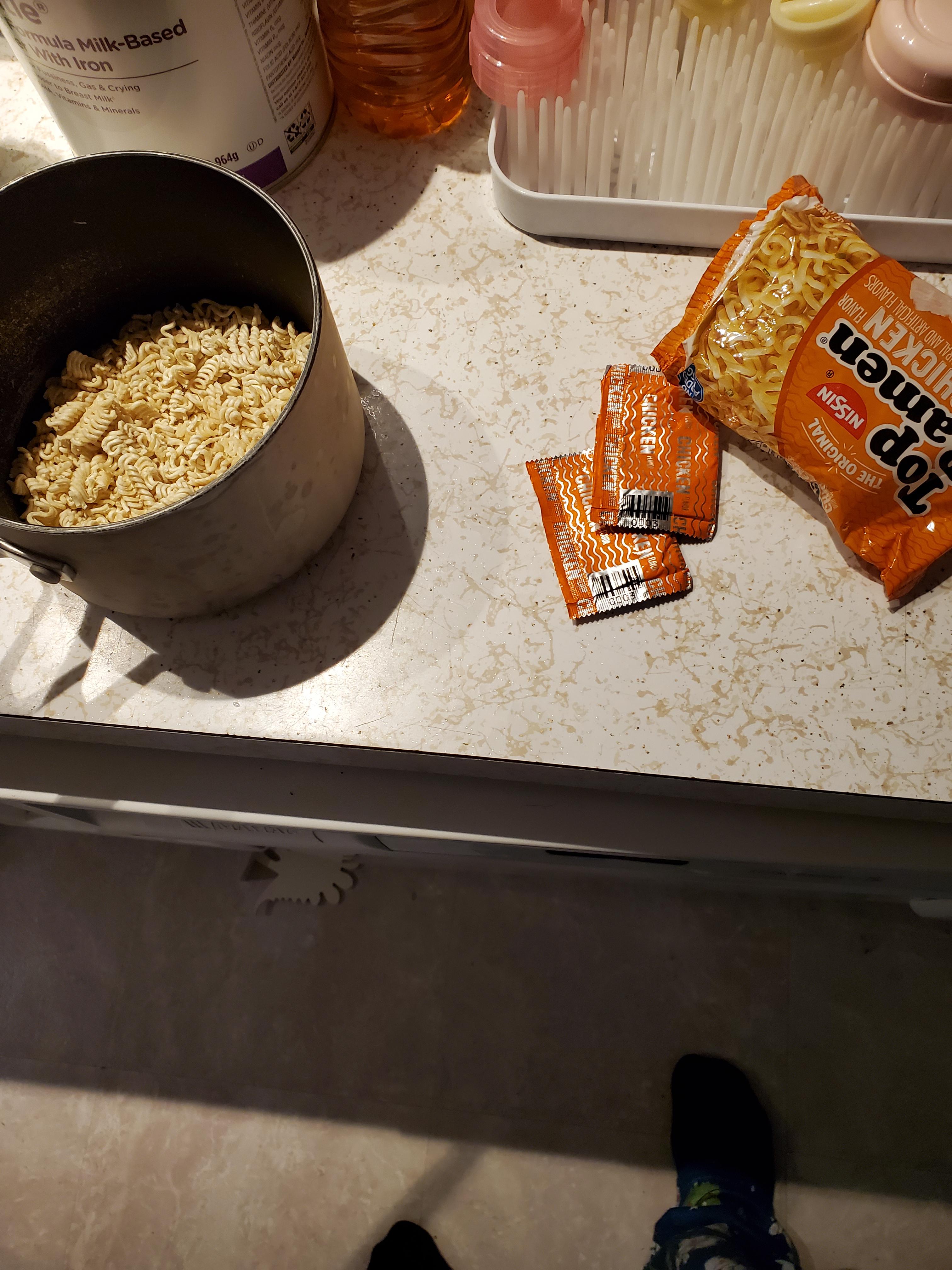My Ramen Came With Two Seasoning Packets r/mildlyinteresting