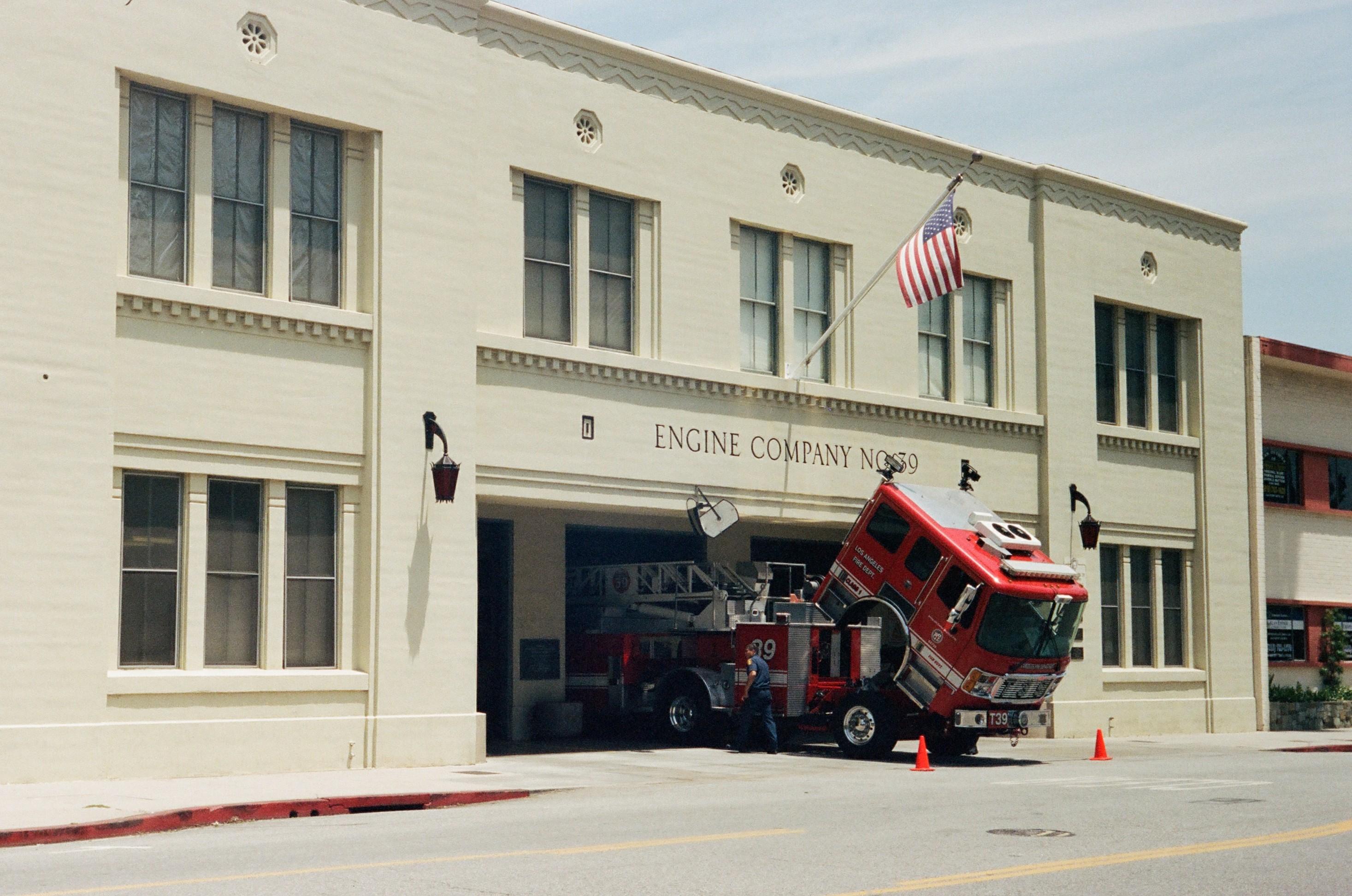 Los Angeles Fire Dept. Station 39 [Leica iiif Portra 400] r/analog