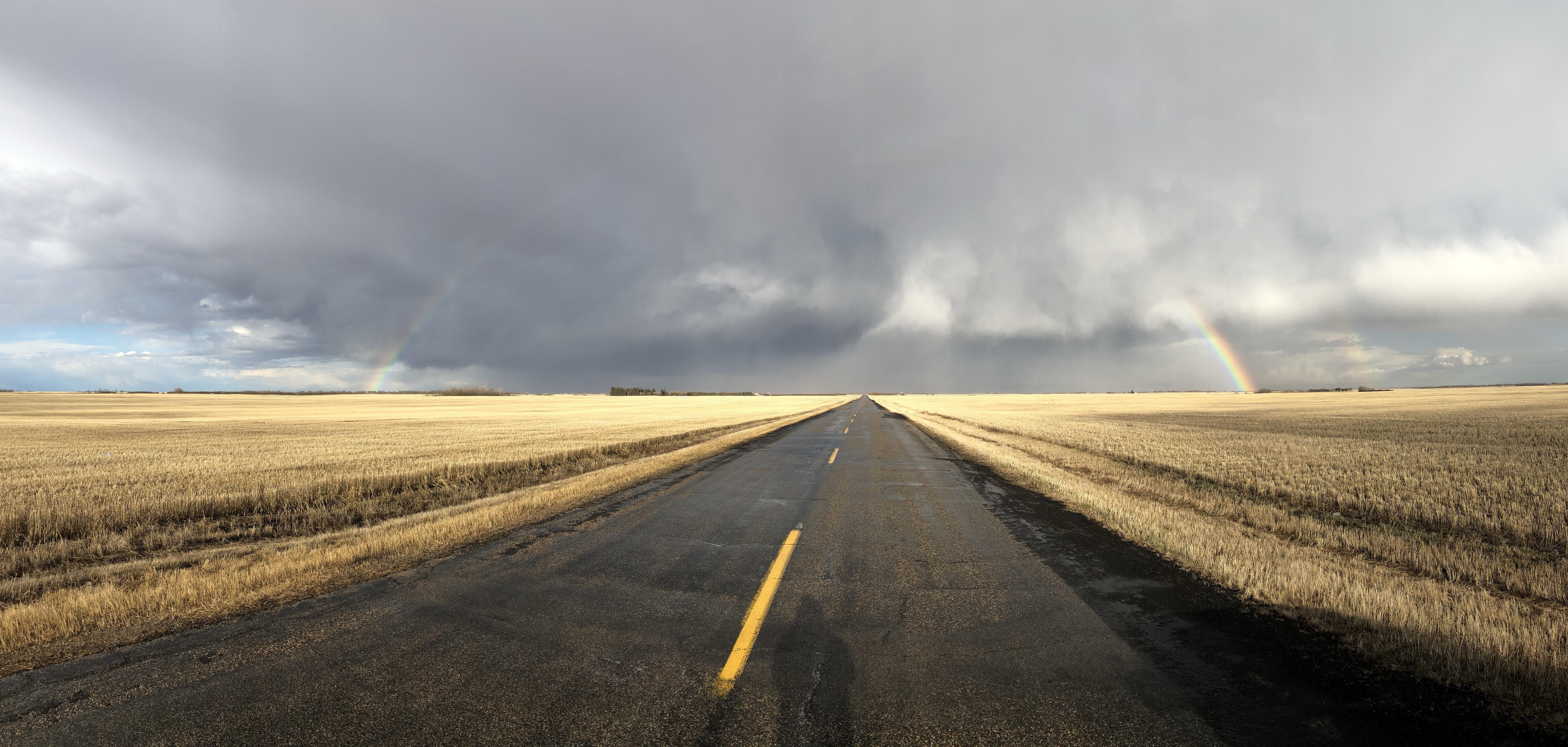 Prairie landscape at its finest... r/saskatchewan