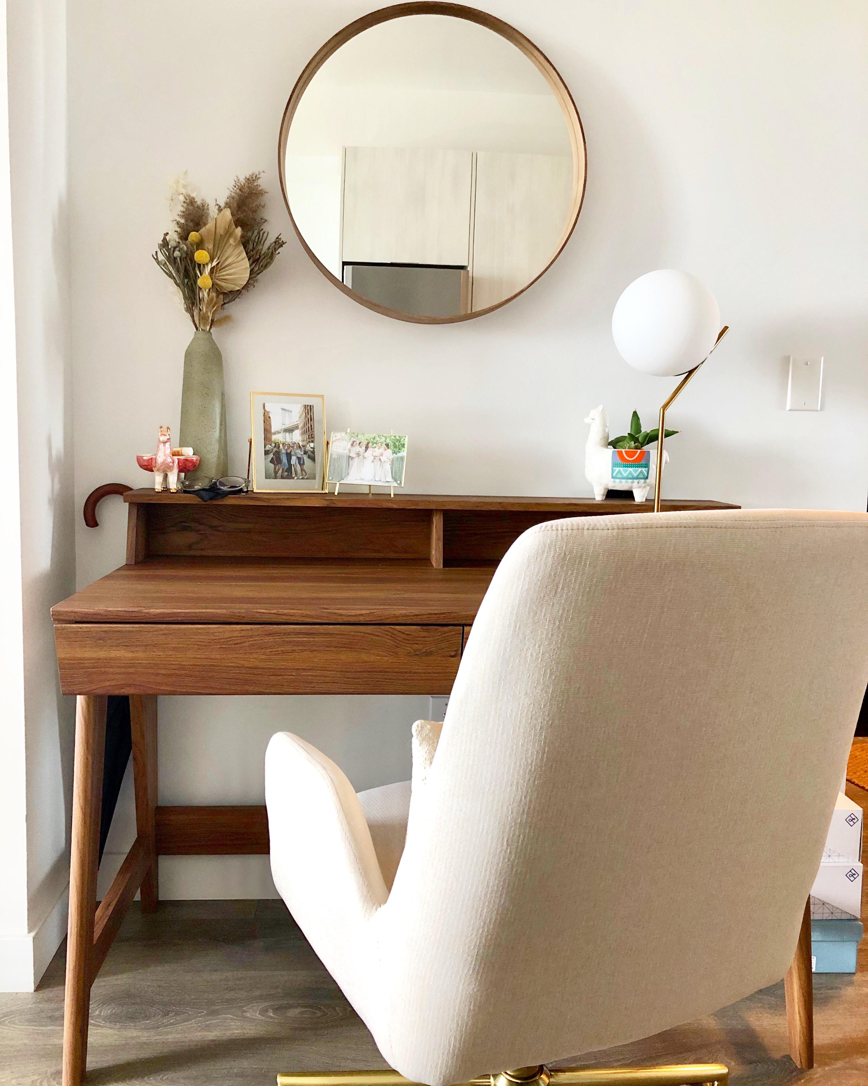 My small “home office”. Toronto, Ontario. r/AmateurRoomPorn