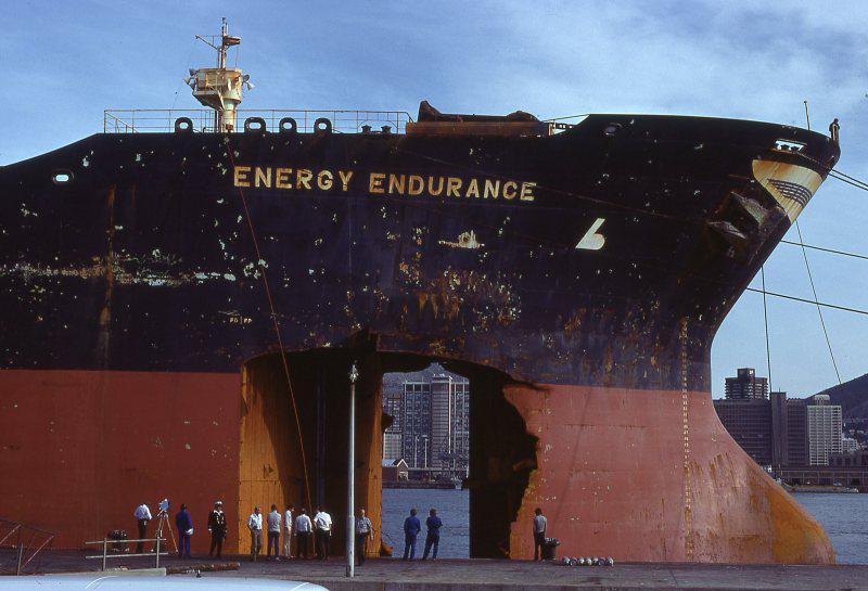 Oil tanker Energy Endurance struck by a rogue wave. Hull plates 6070