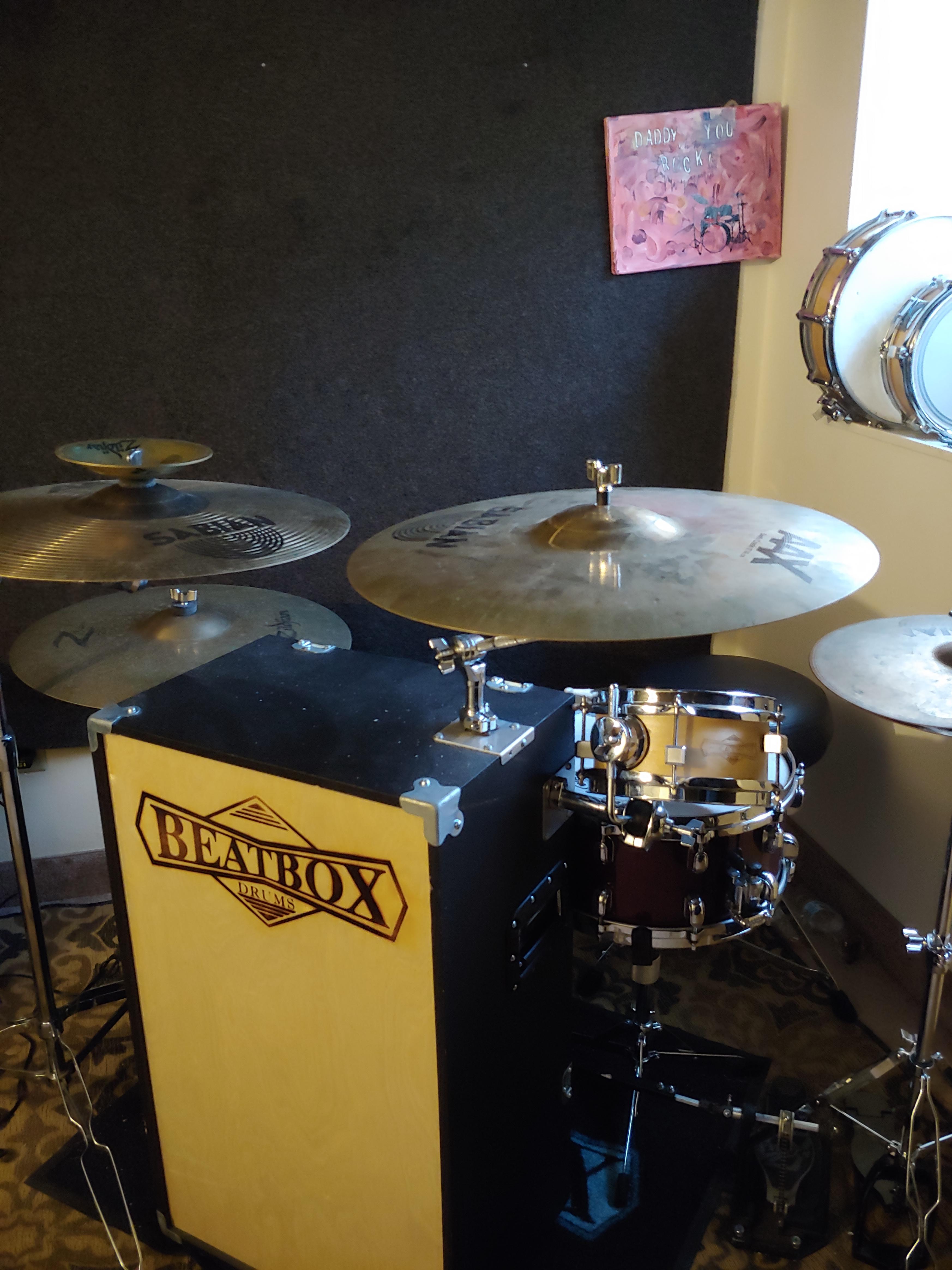 Beatbox drum co kit with tama starclassic snare! Cymbals need upgrading