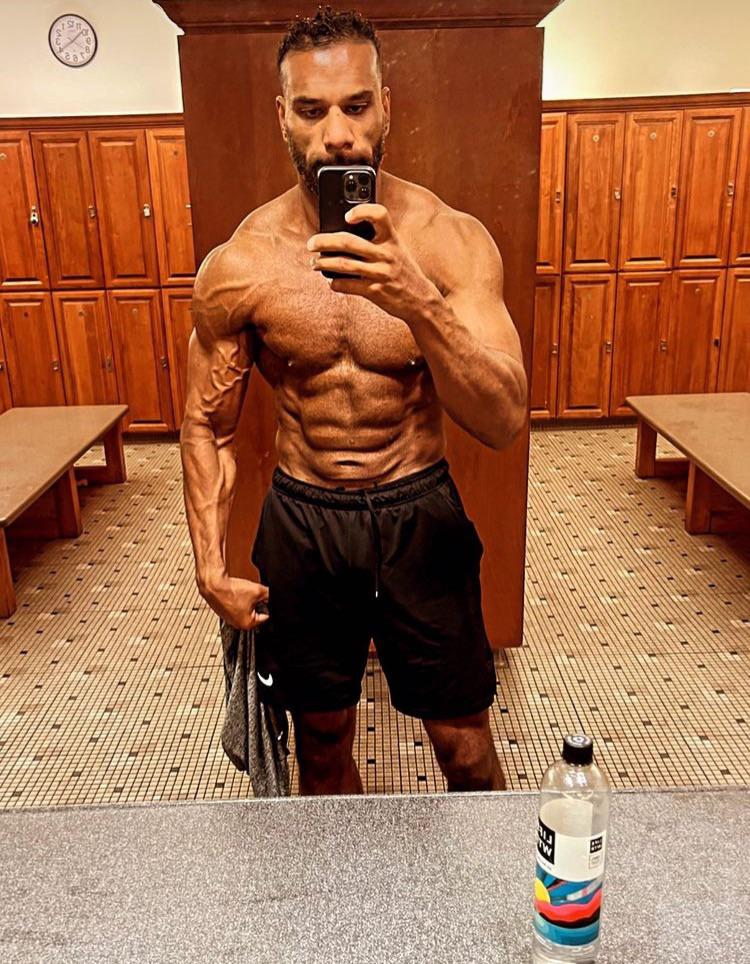 Jinder Mahal 🥵 r/WrestleWithThePackage