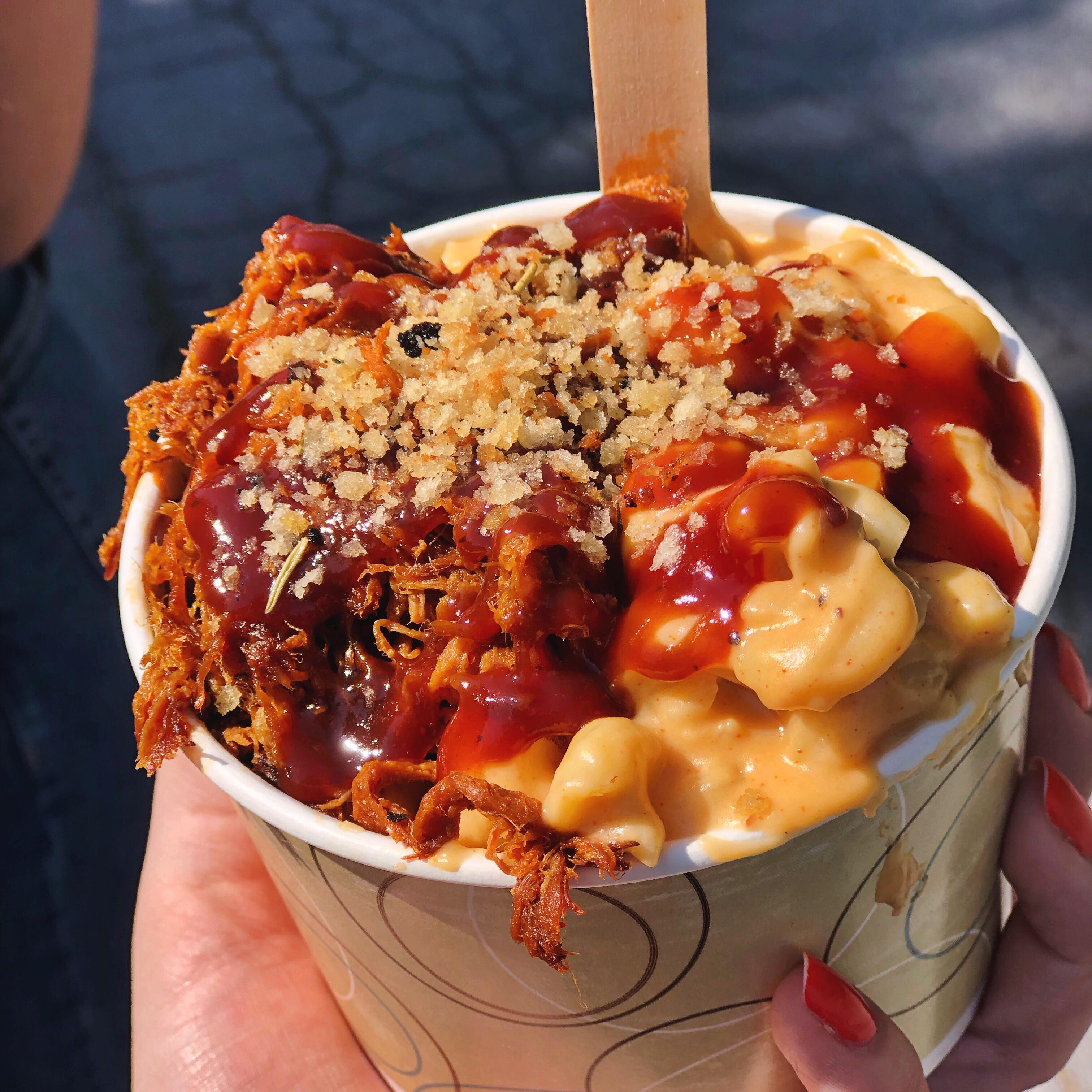 Pulled Pork Mac & Cheese from the Mac Factory Food Truck r/FoodPorn