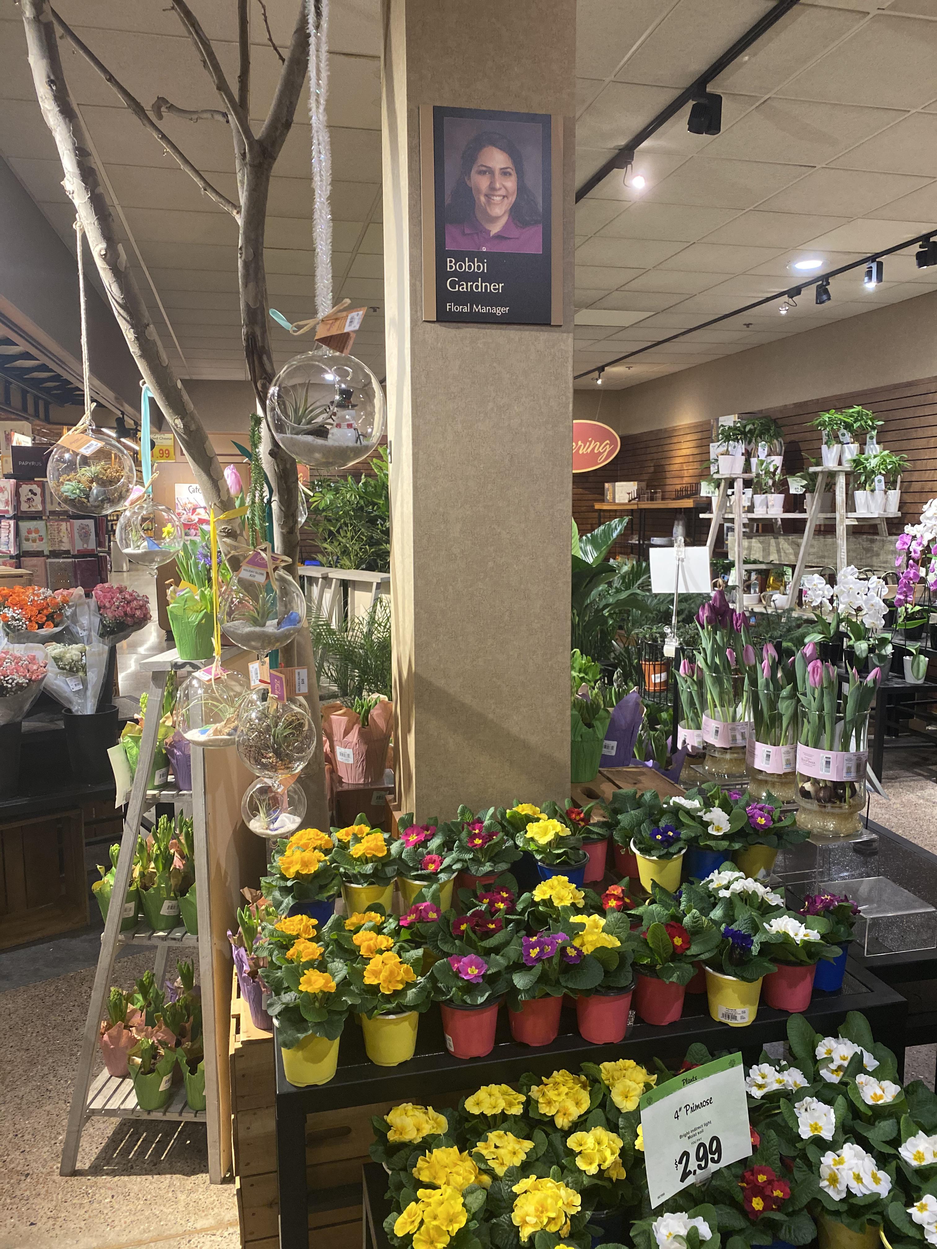 This floral manager’s last name r/mildlyinteresting