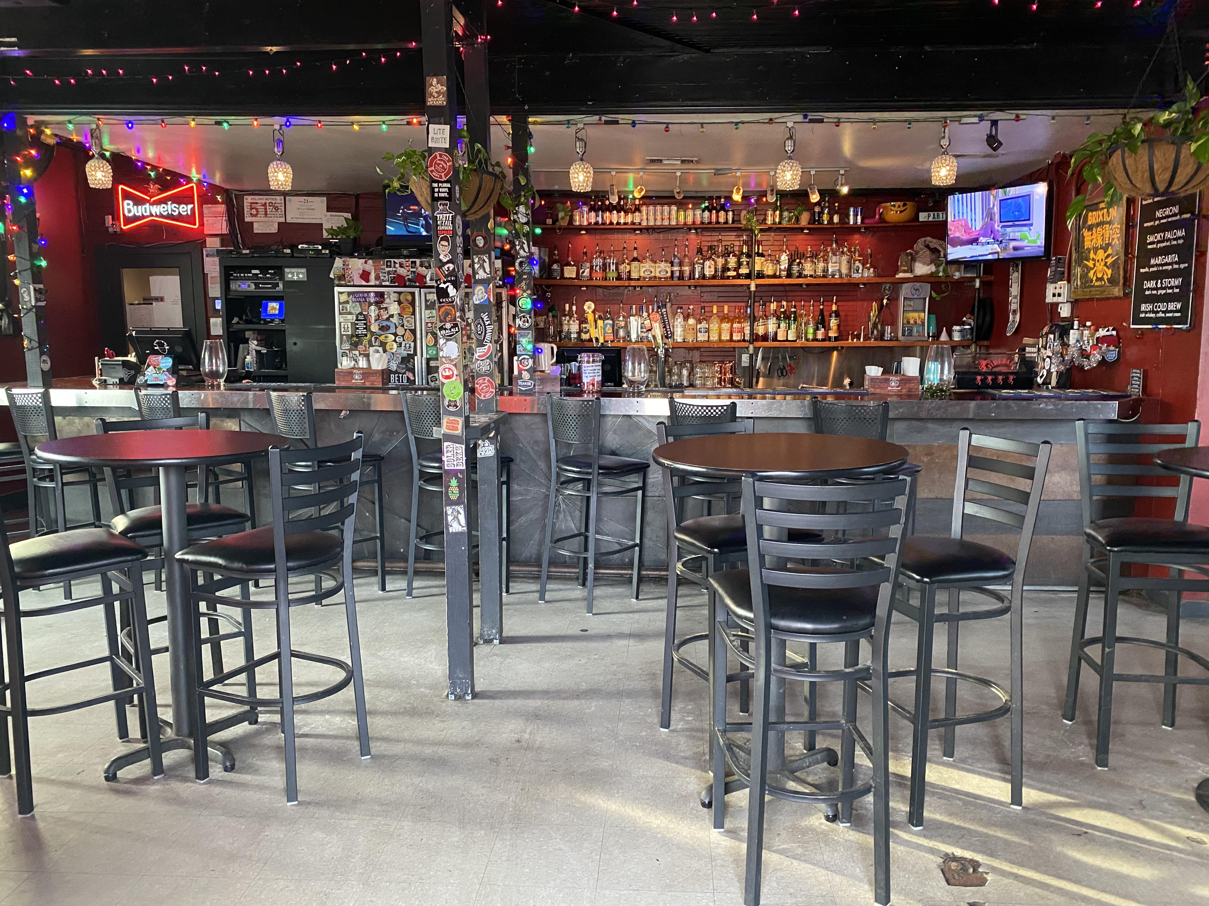 It ain’t much, but it’s my little dive bar open 10 years now. r/BarOwners