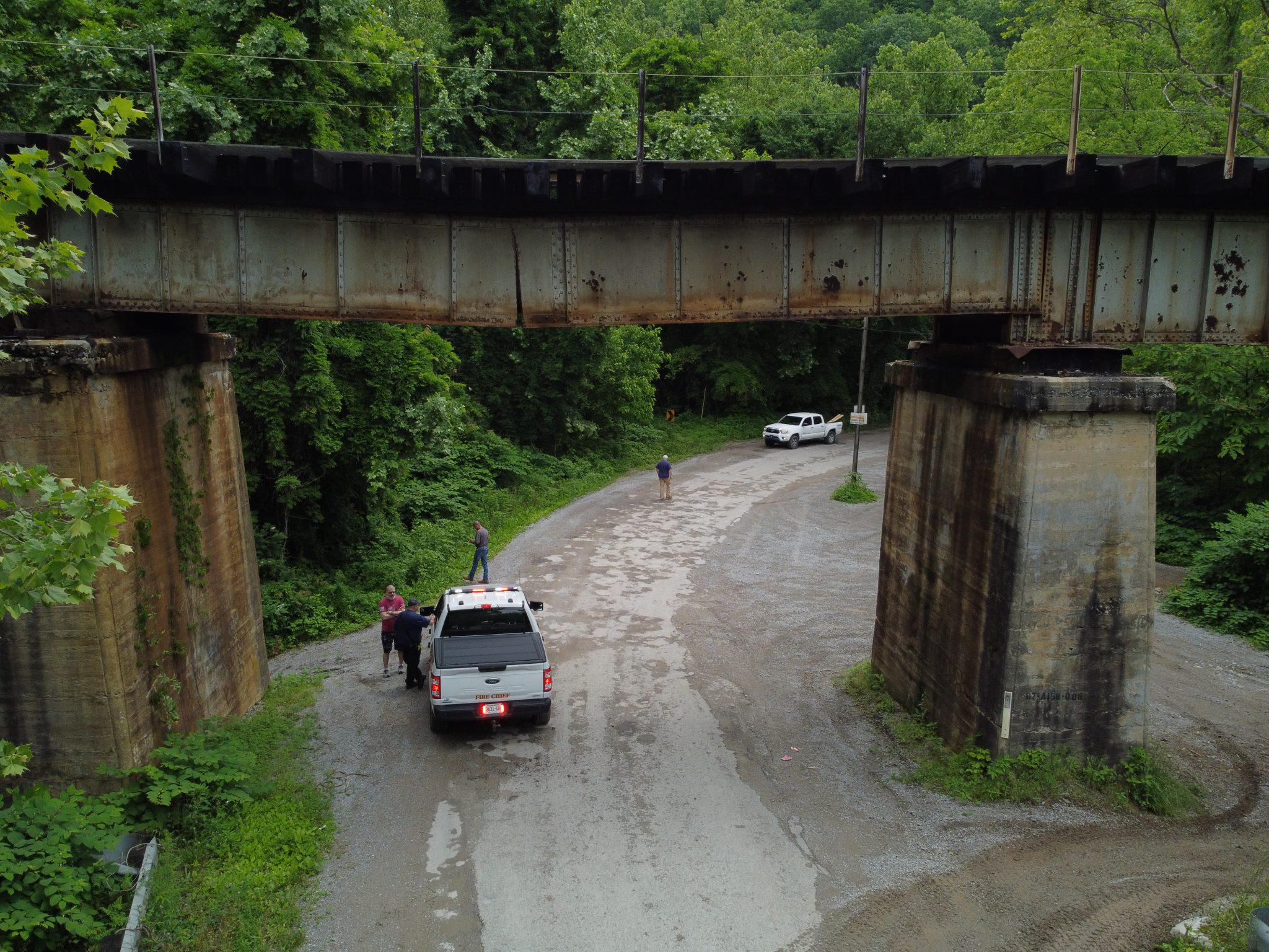 Yikes! Railroad bridge near La Follette, TN. r/bridgeporn