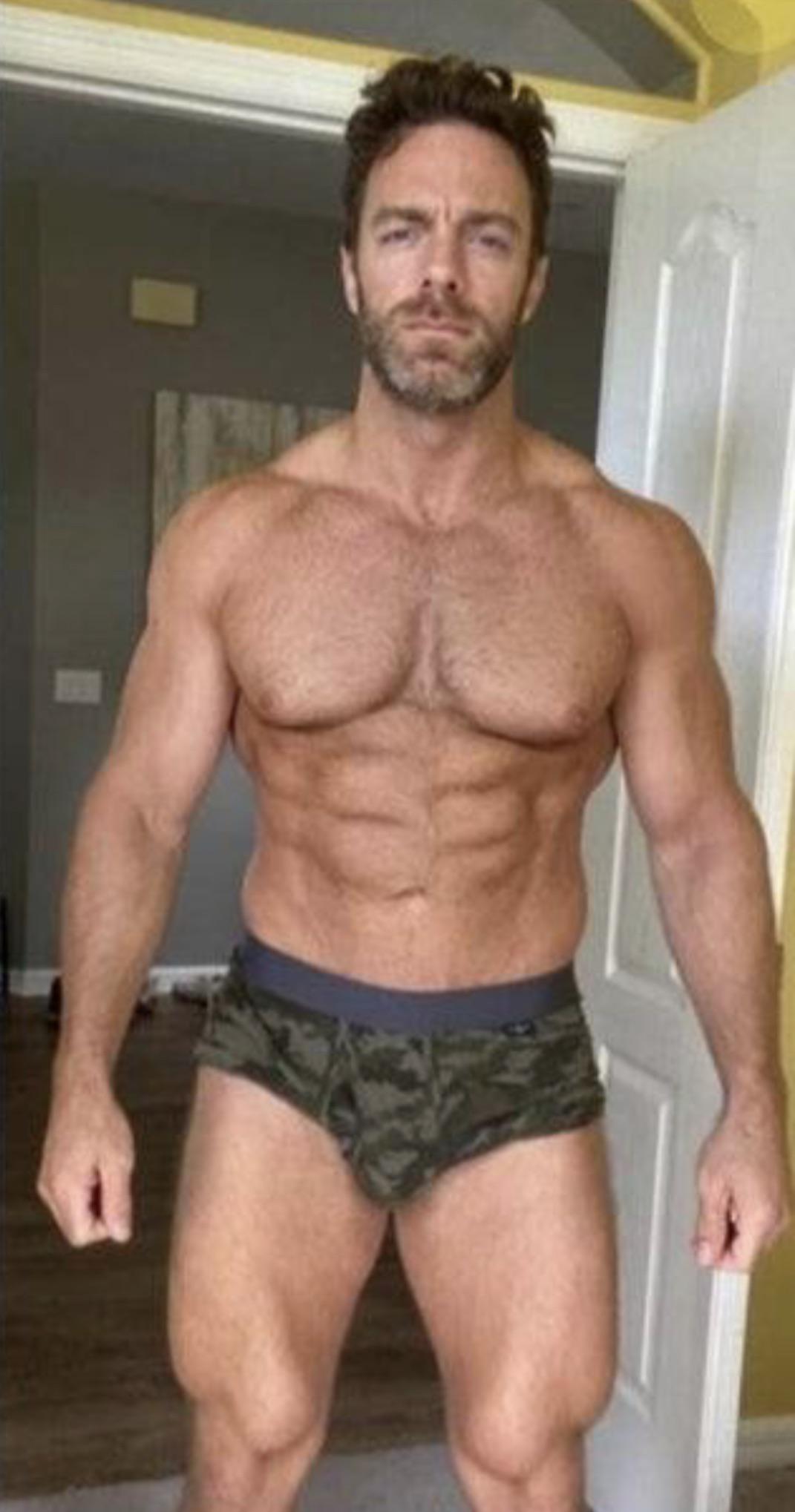 la knight : WrestleWithThePackage