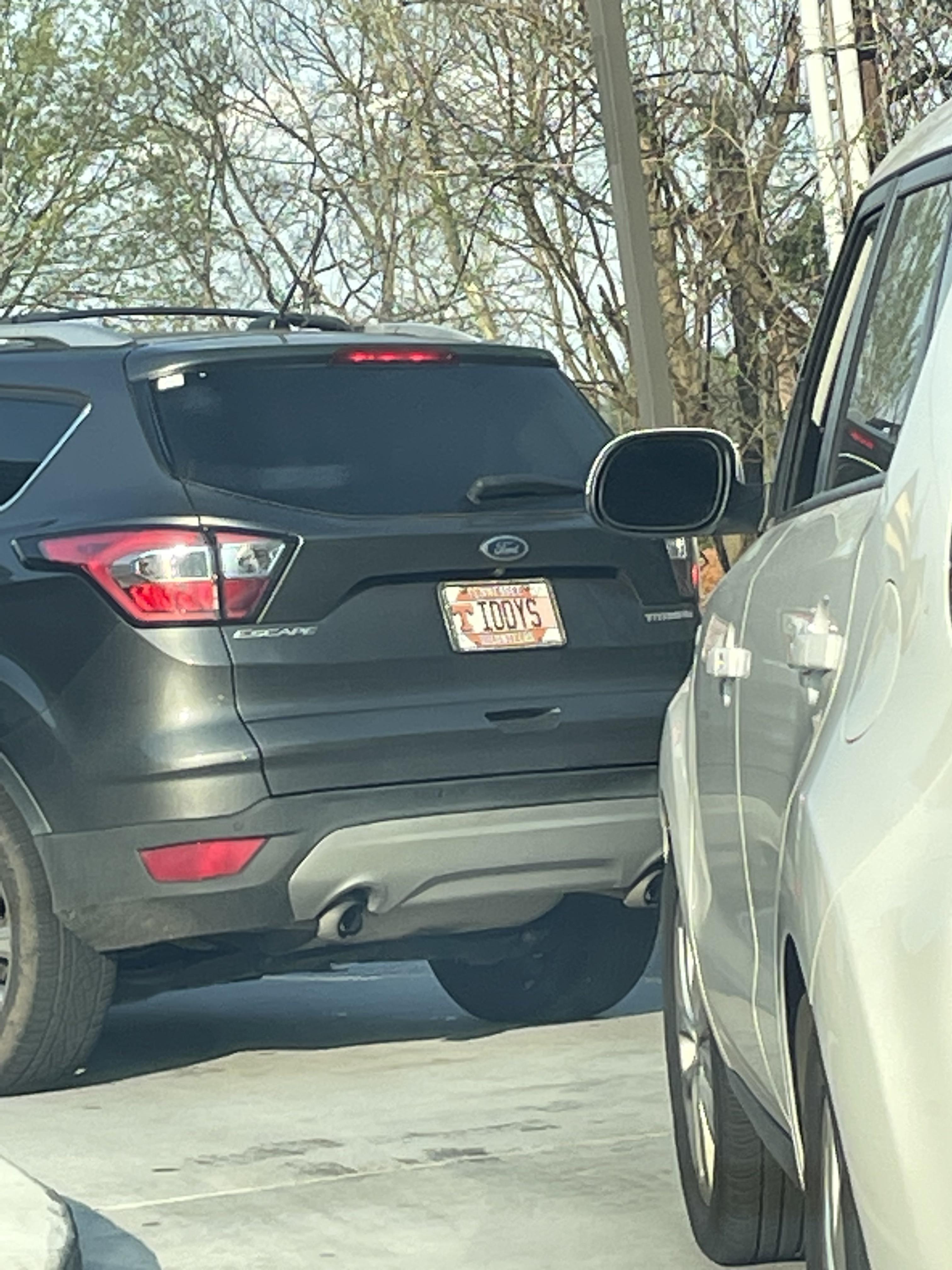 one of the best vanity plates i’ve seen r/funny