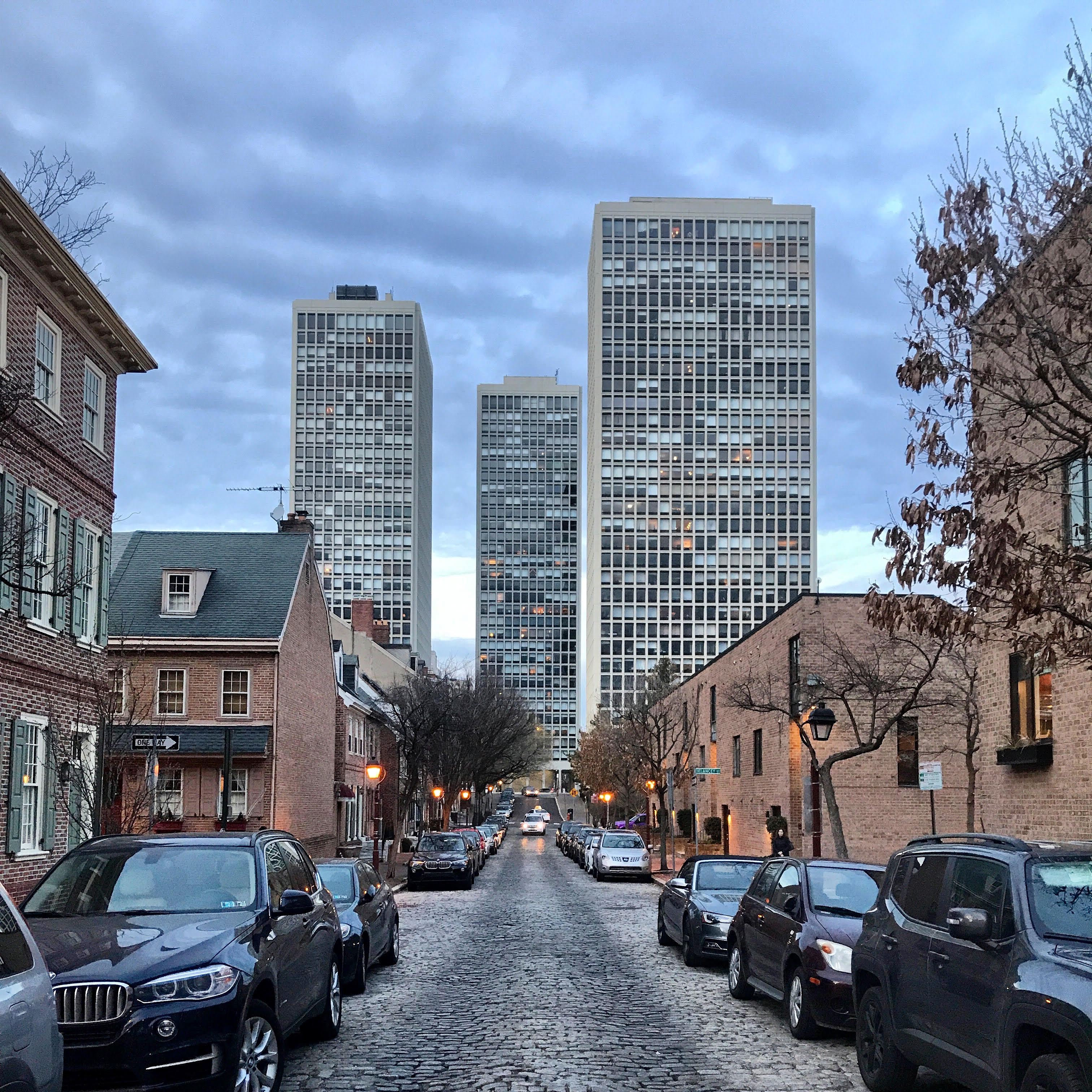 Society Hill Towers, Philadelphia, PA. Designed by I. M. Pei [3024x3024] [OC] r/ArchitecturePorn