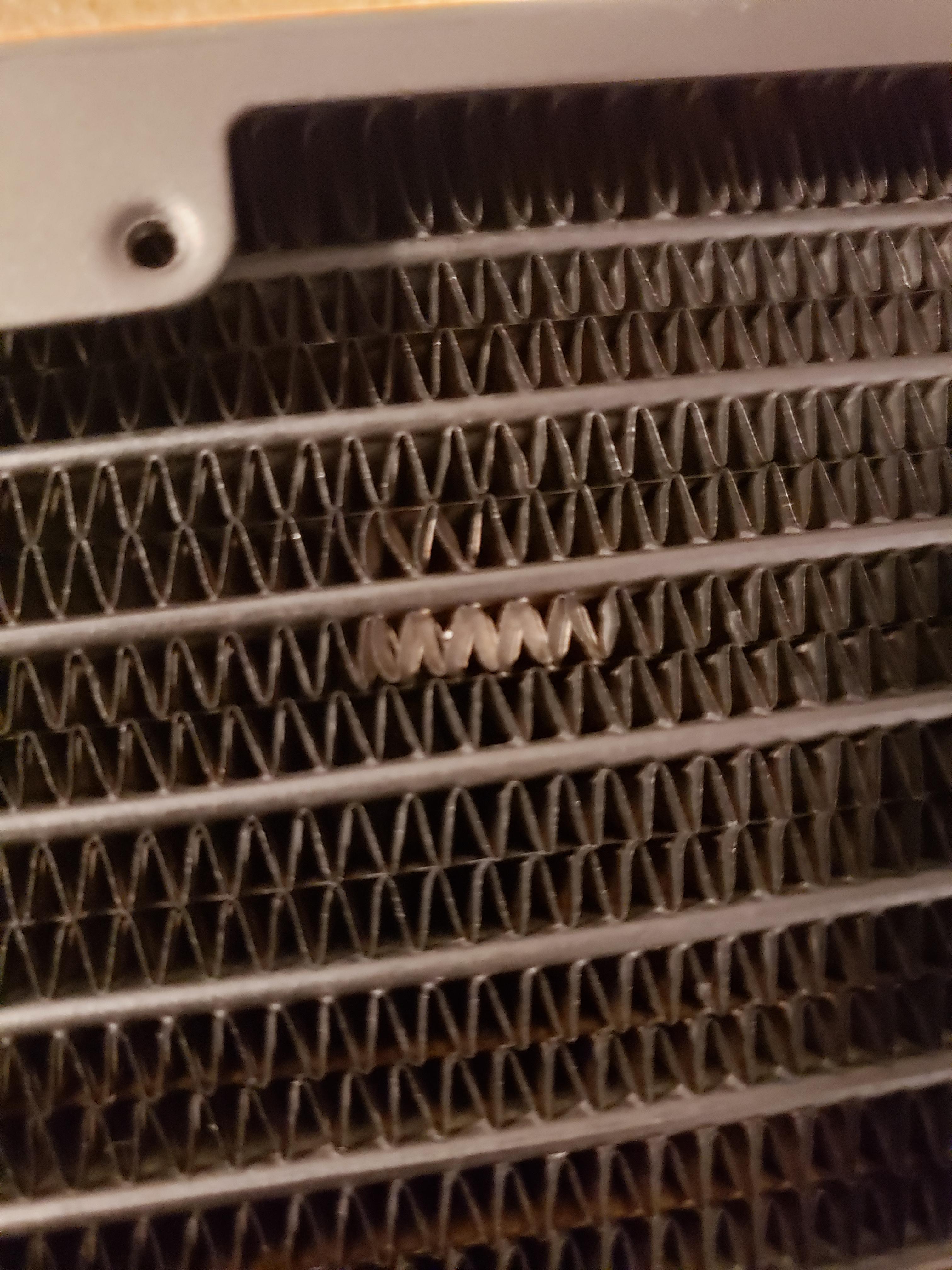 Is my radiator broken? : r/watercooling