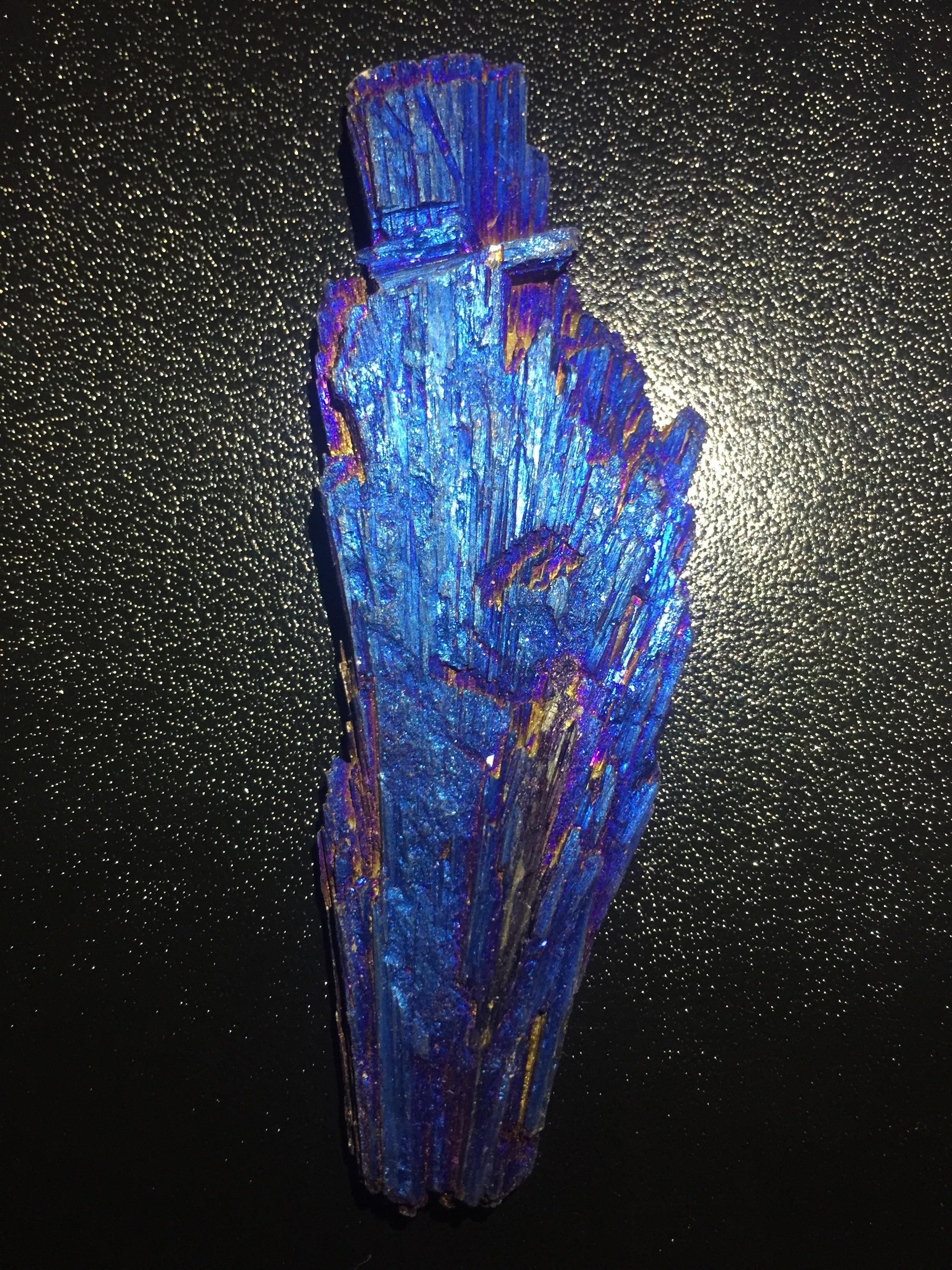 Titanium Coated Blue Kyanite r/Crystals
