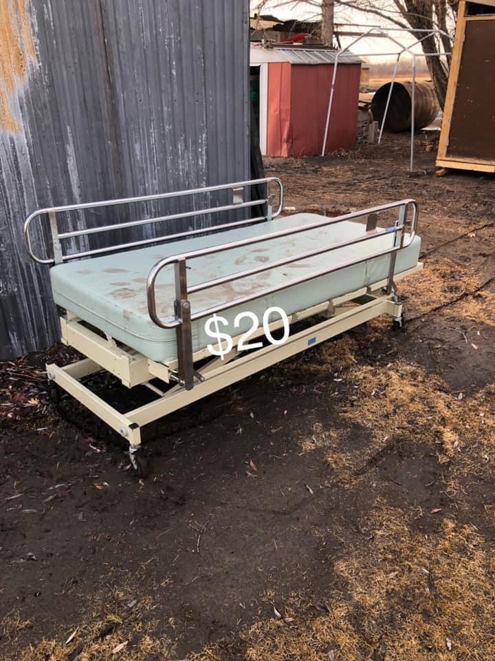 Gently used hospital bed r/CrackheadCraigslist