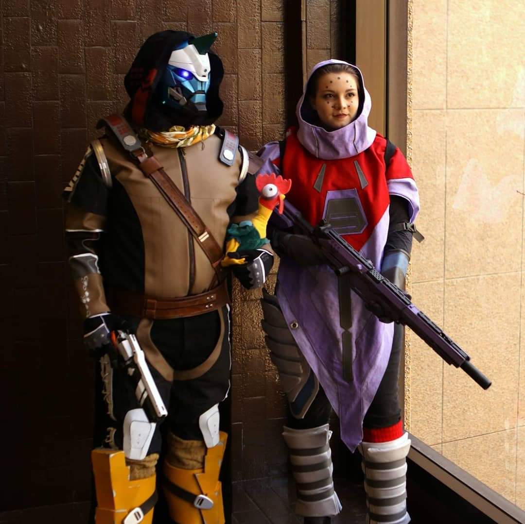 Our Cayde6 and Hawthorne cosplays at LubbockCon 2019. r/destiny2