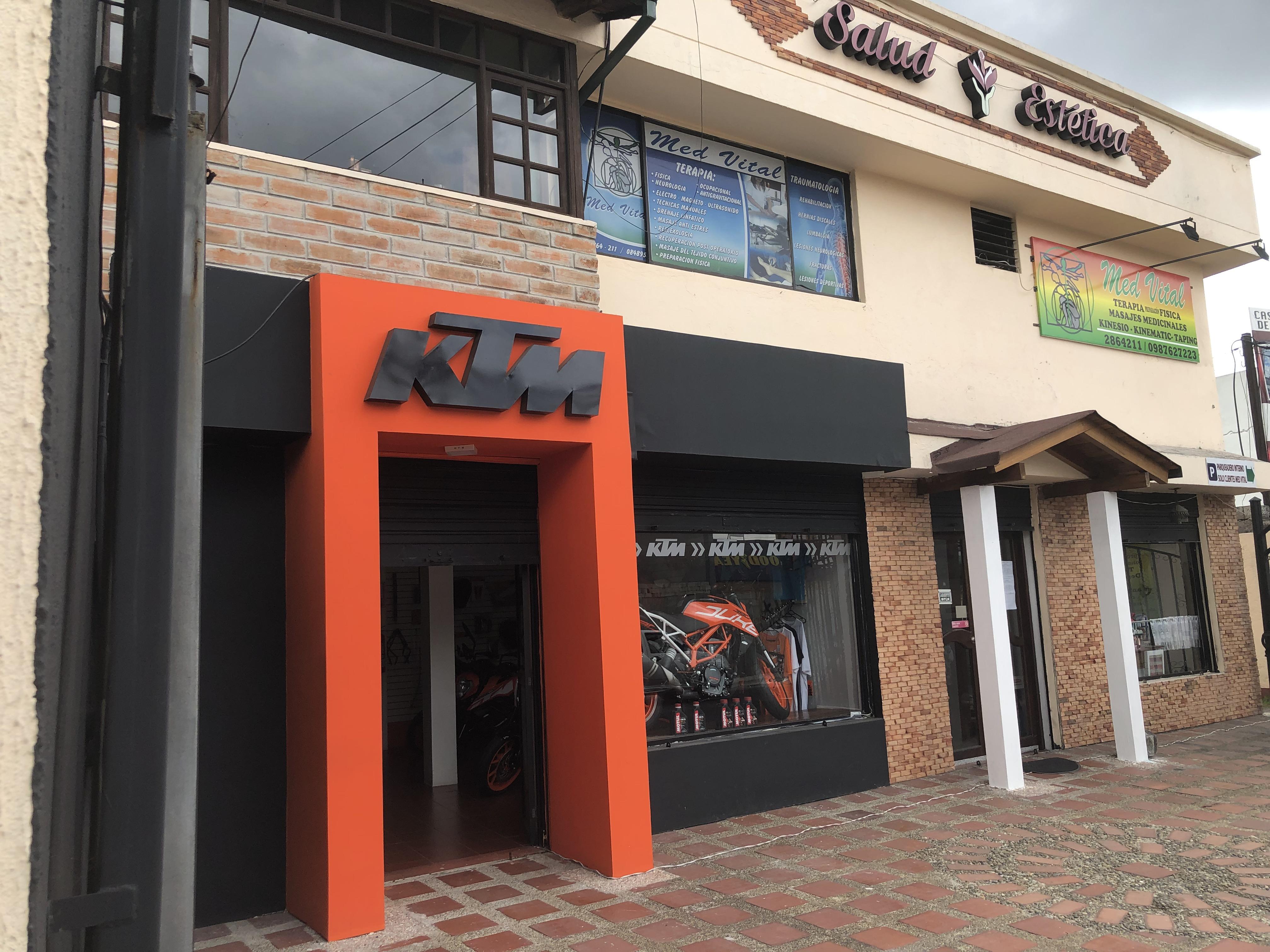 I took a photo of a KTM dealer in Ecuador... r/KTM