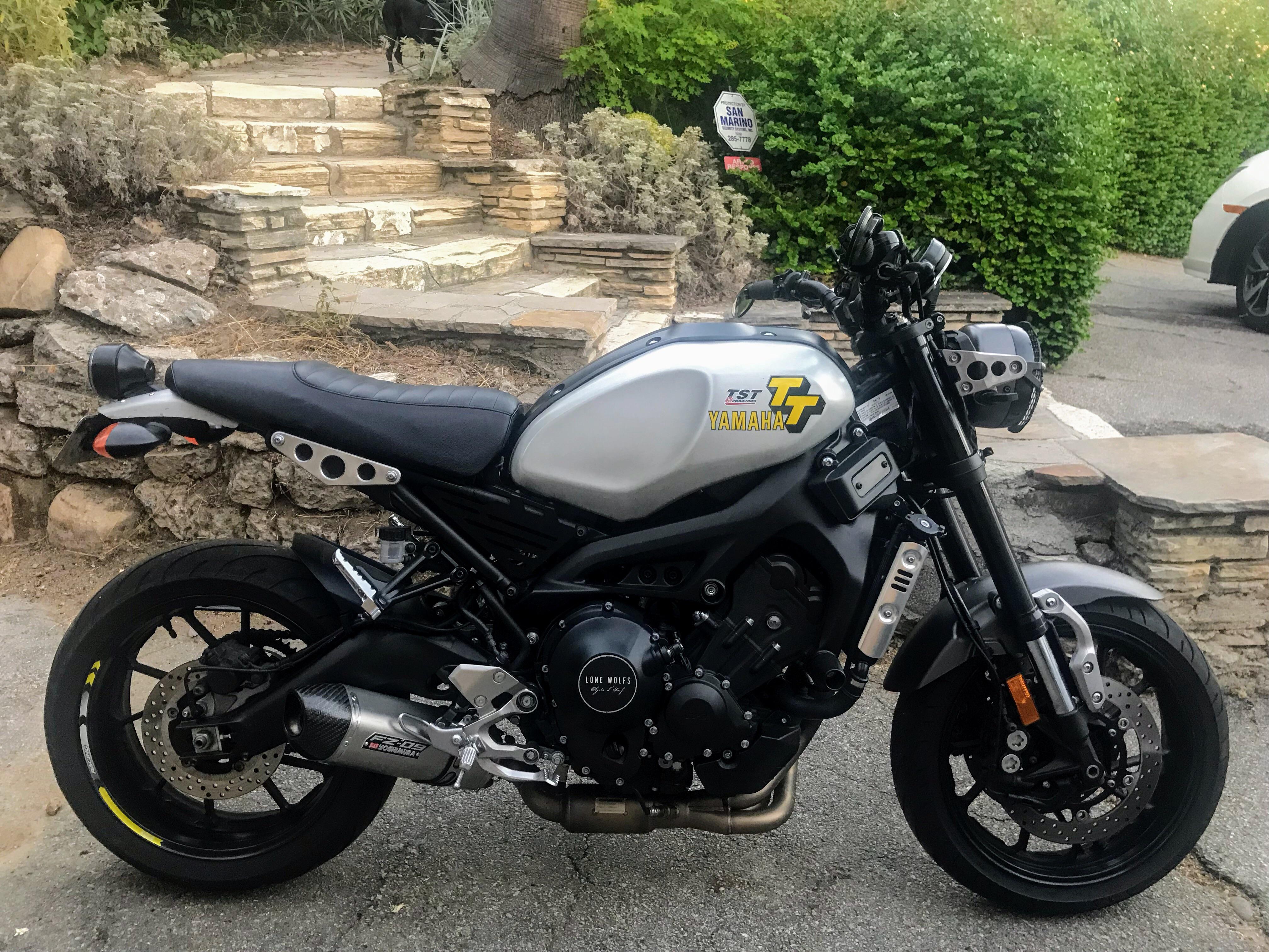 New seat and front Indicators. Gettin there... r/xsr900