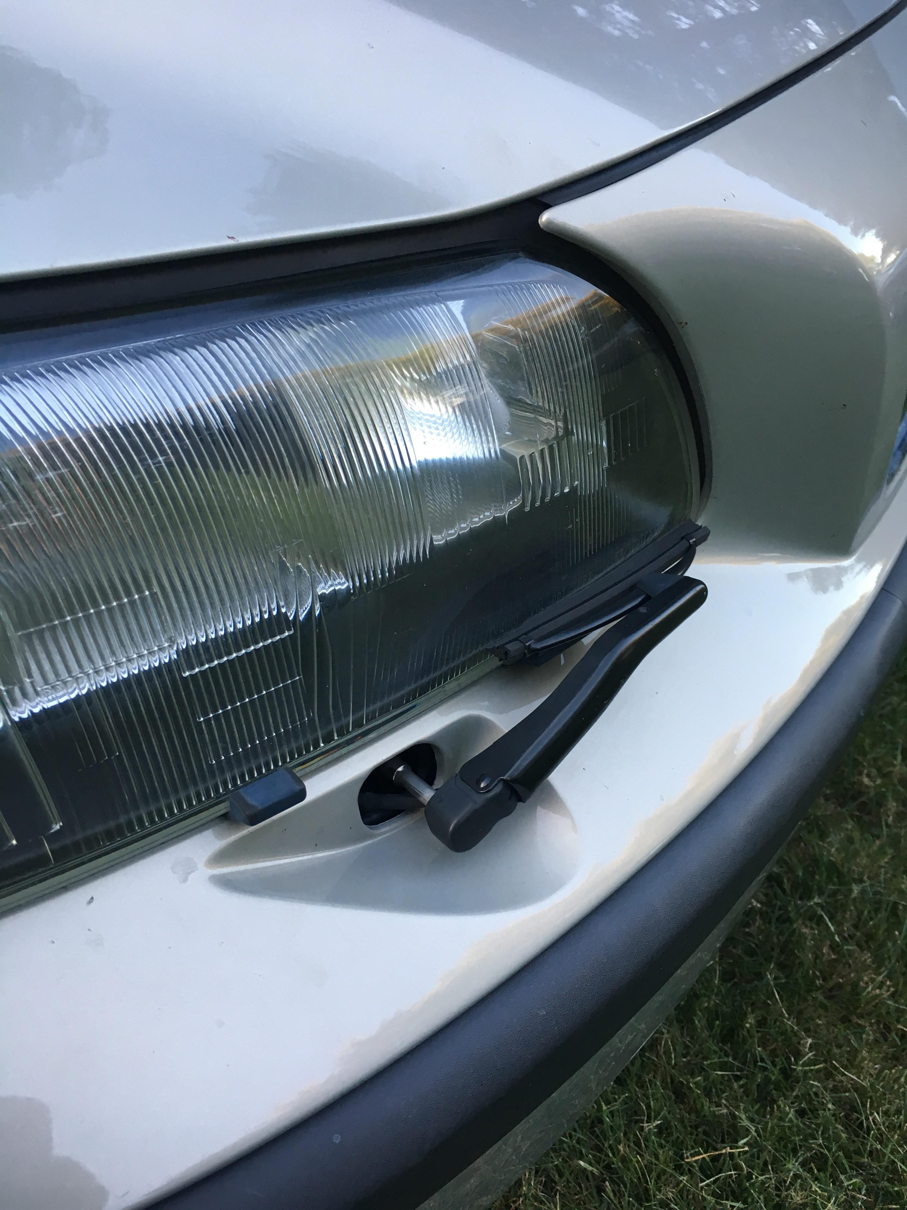 This Volvo has headlight wipers : r/mildlyinteresting