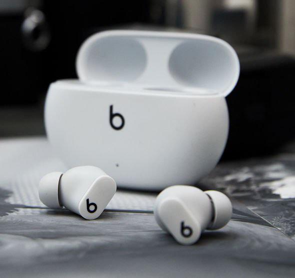 Beats studio buds (white ) looks beautiful asf. r/beatsbydre