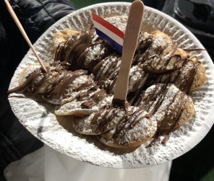 Dutch pancakes with Nutella r/FoodPorn