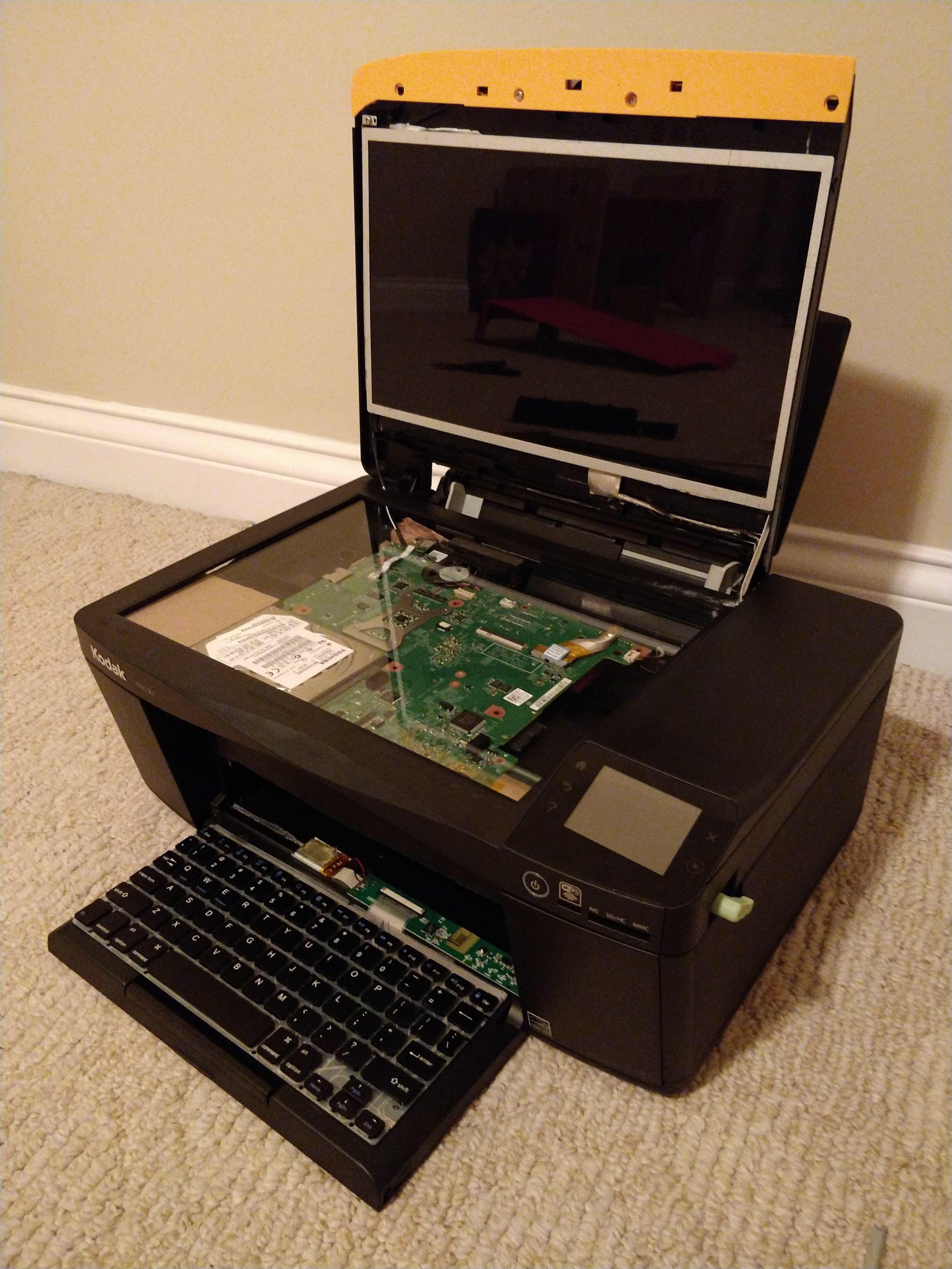 First ever laptop 1981 r/fakehistoryporn