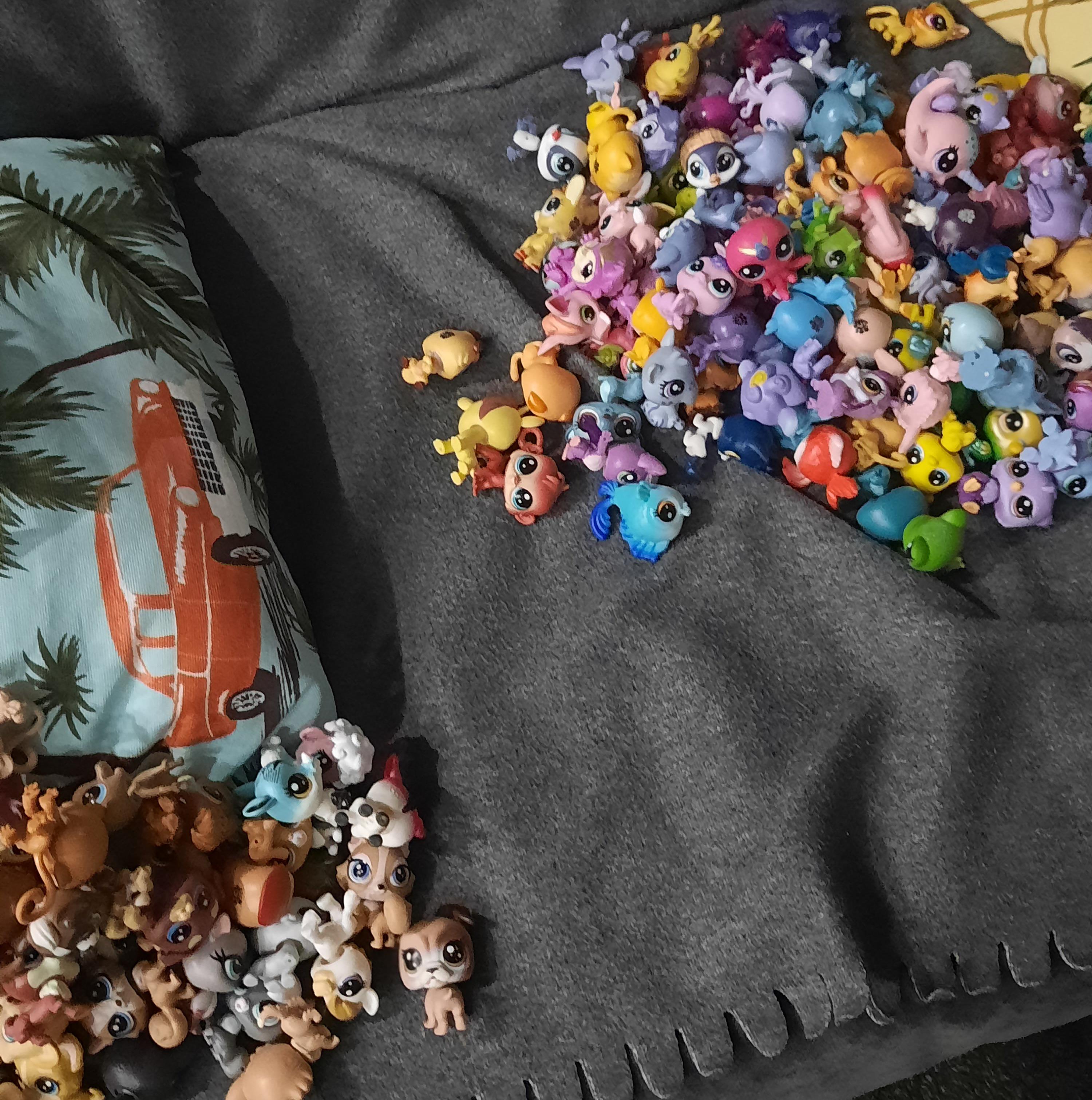 decided to finally clean the lps shelves, now my sofe looks like one of