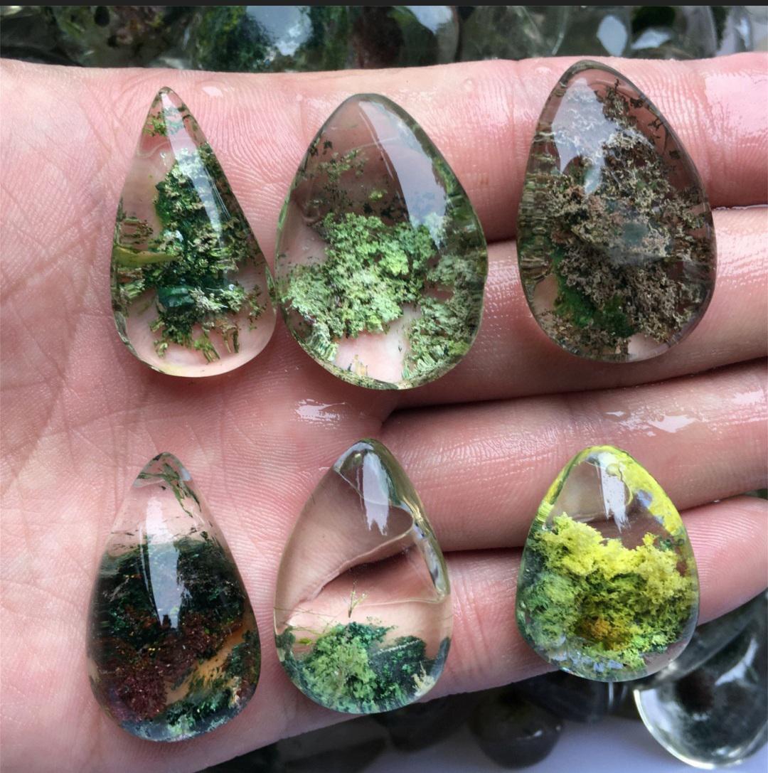 Are these real? Referred to as a "green phantom" Crystal. r/Crystals