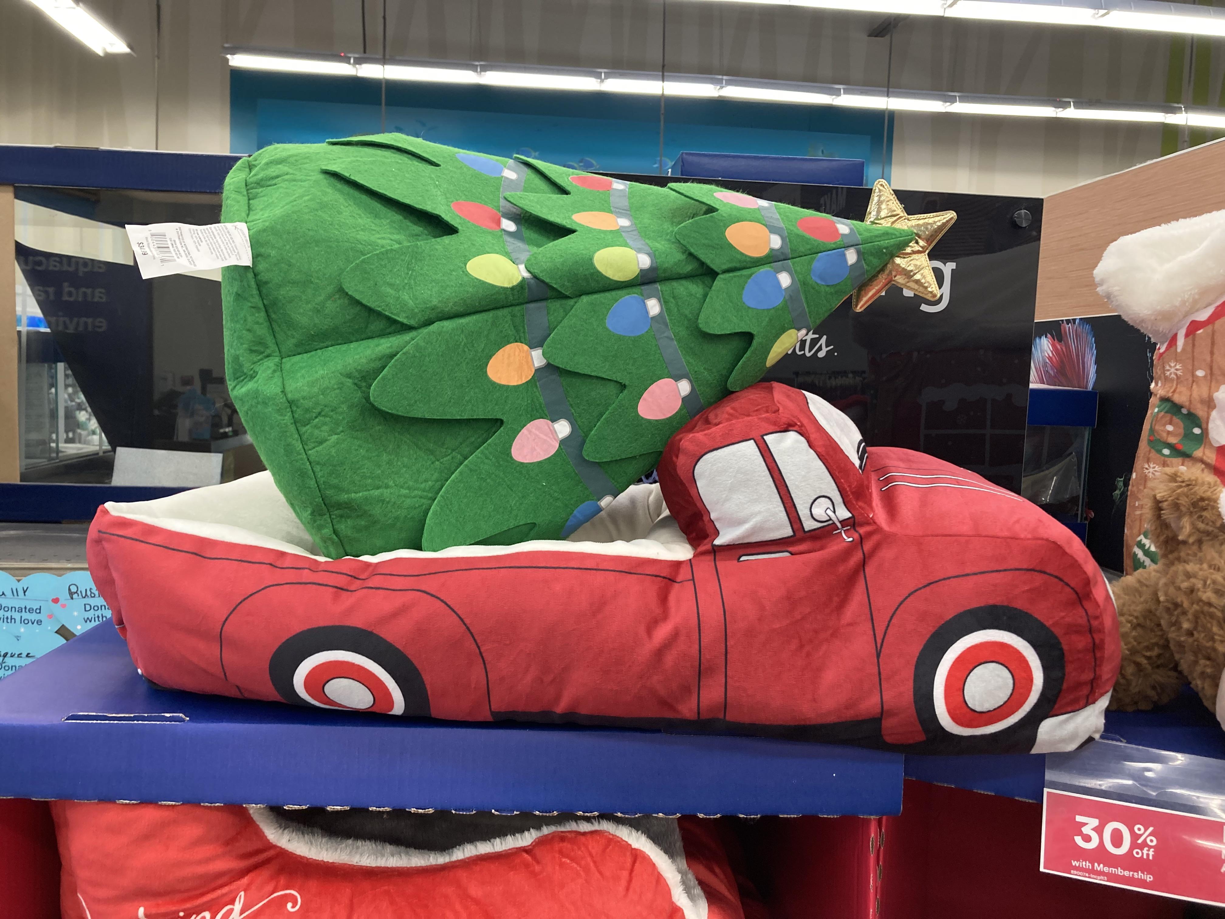 “It’s a little red truck hauling a Christmas tree” r/petco