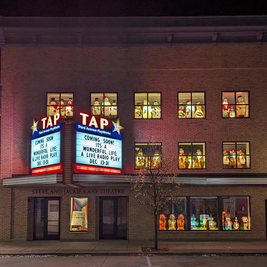 Impressive collection on display at Sturgeon Bay, WI theatre r/blowmolds