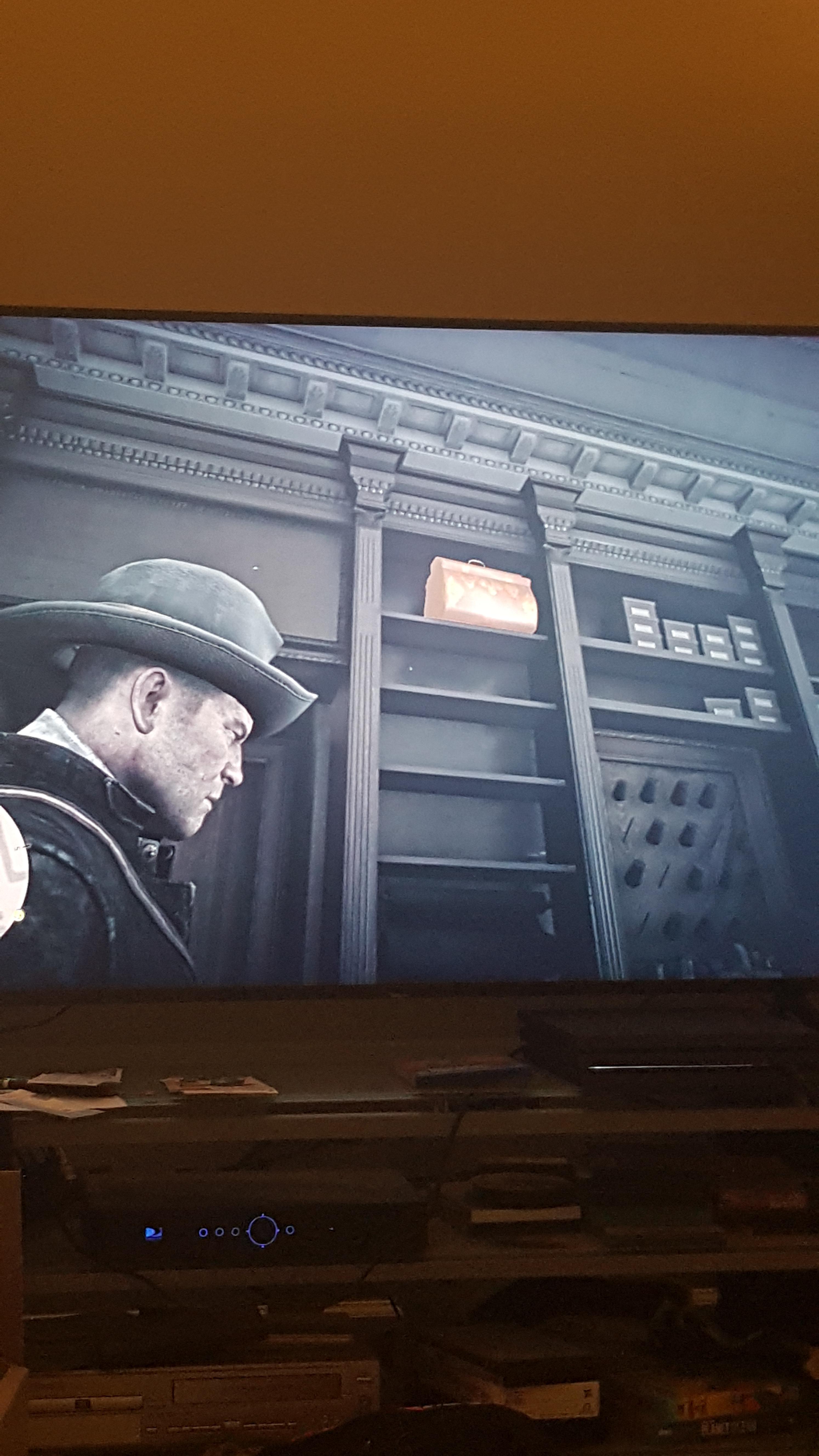 There is a flashing bag at the top shelf in the tailor of Saint Denis