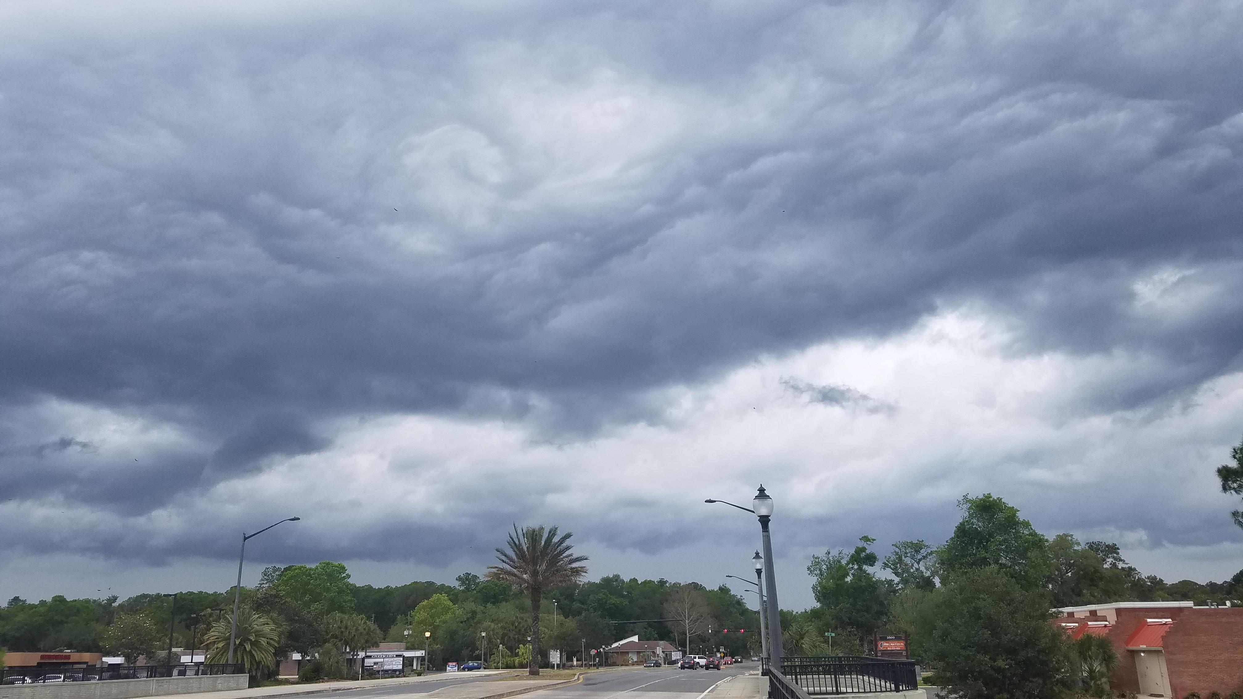 Afternoon Storm, Gainesville FL [4032x2268] [OC] r/WeatherPorn