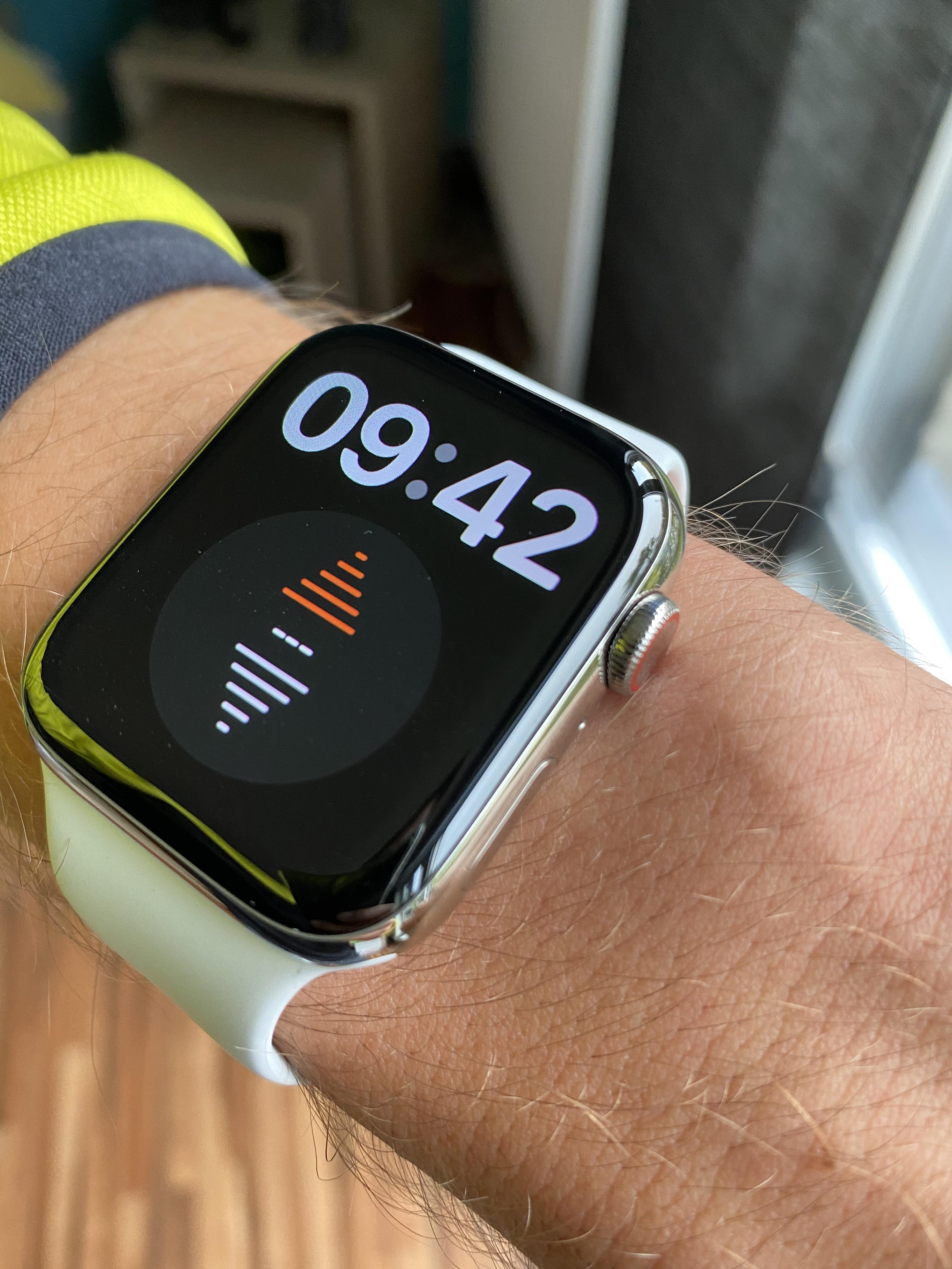 Bug? Apple Watch Series 6 does not show the elevation altimeter does