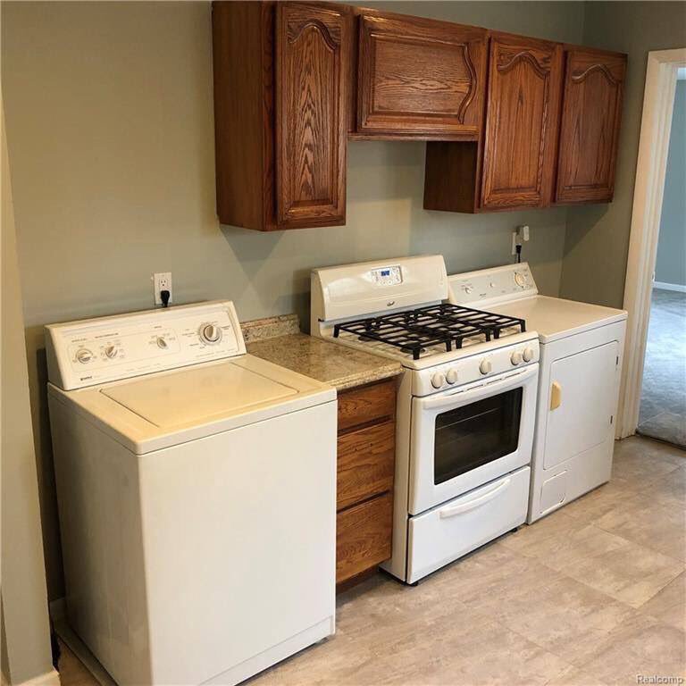 They probably have the refrigerator in the bathroom r/CrappyDesign