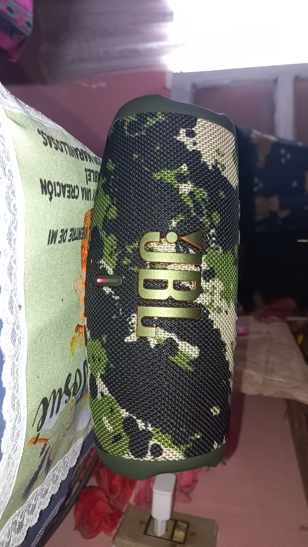 I bought a new jbl charge 5 but its battery does not last even 3 hours