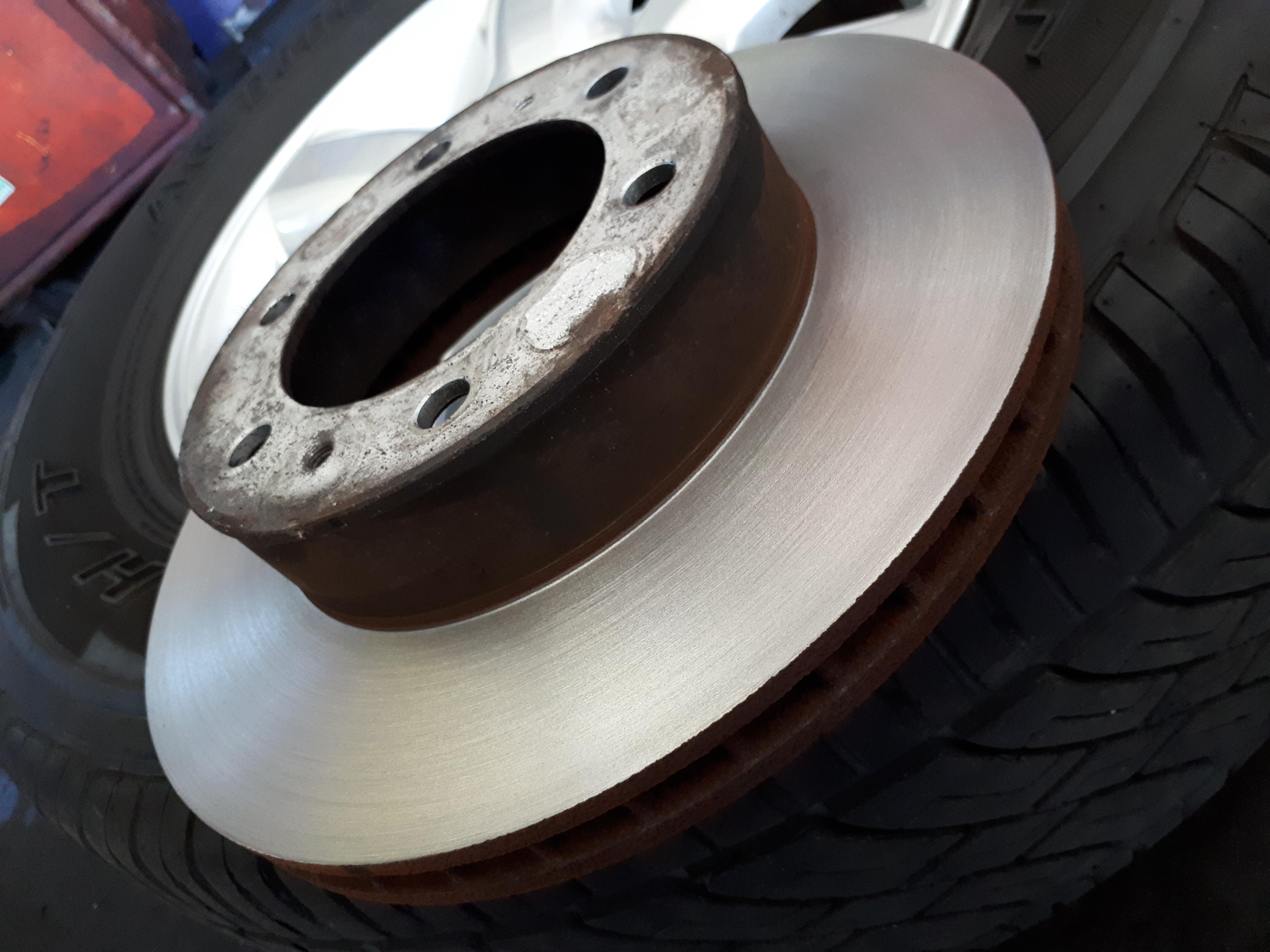 [2010 Toyota Fortuner] Brake rotors had grooves about 1mm deep due to