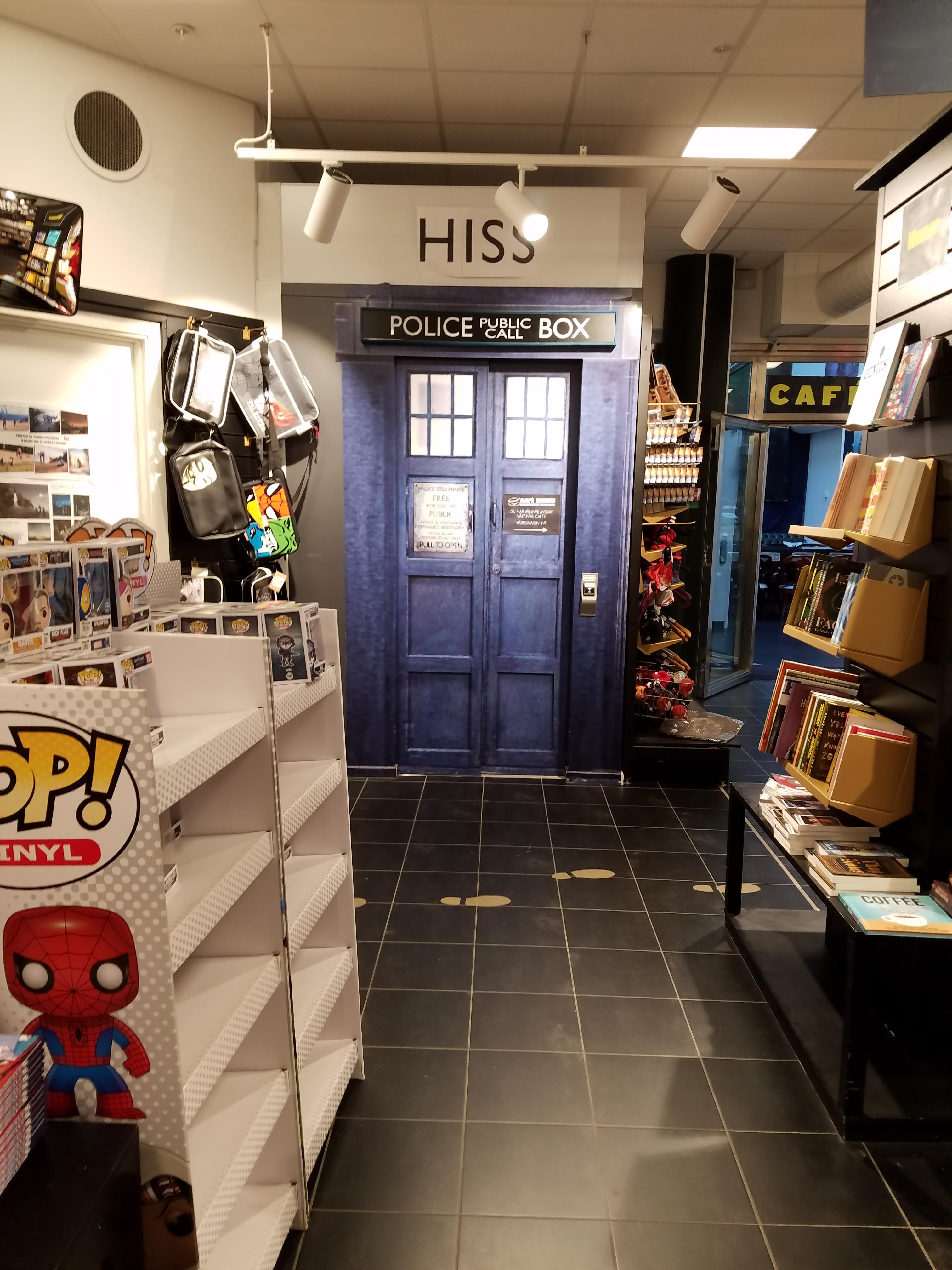 Elevator in Science Fiction bookstore in Gothenburg looks (and sounds) like Tardis r