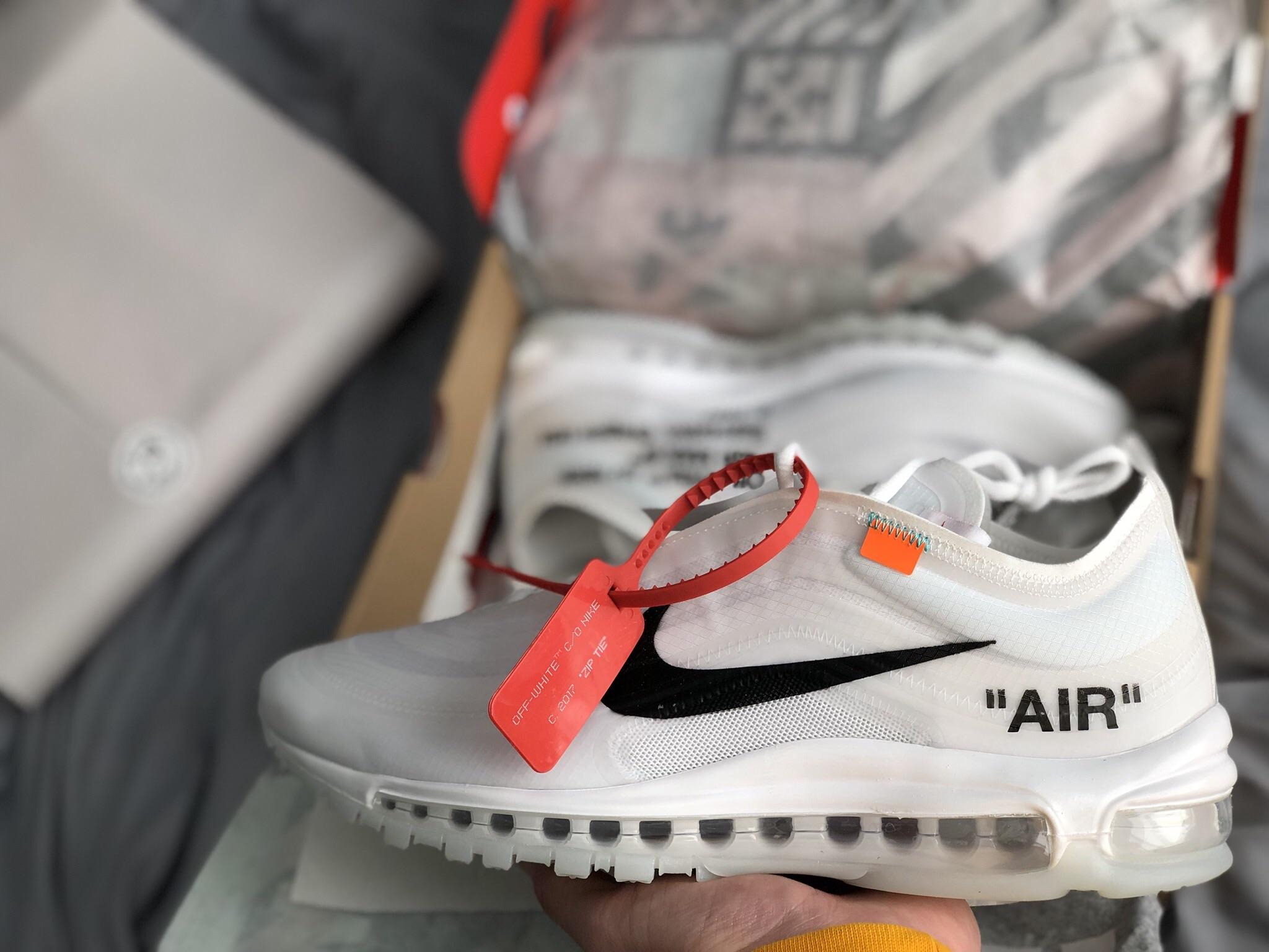 Only shoe I’ve ever paid resale for. Worth it r/Sneakers