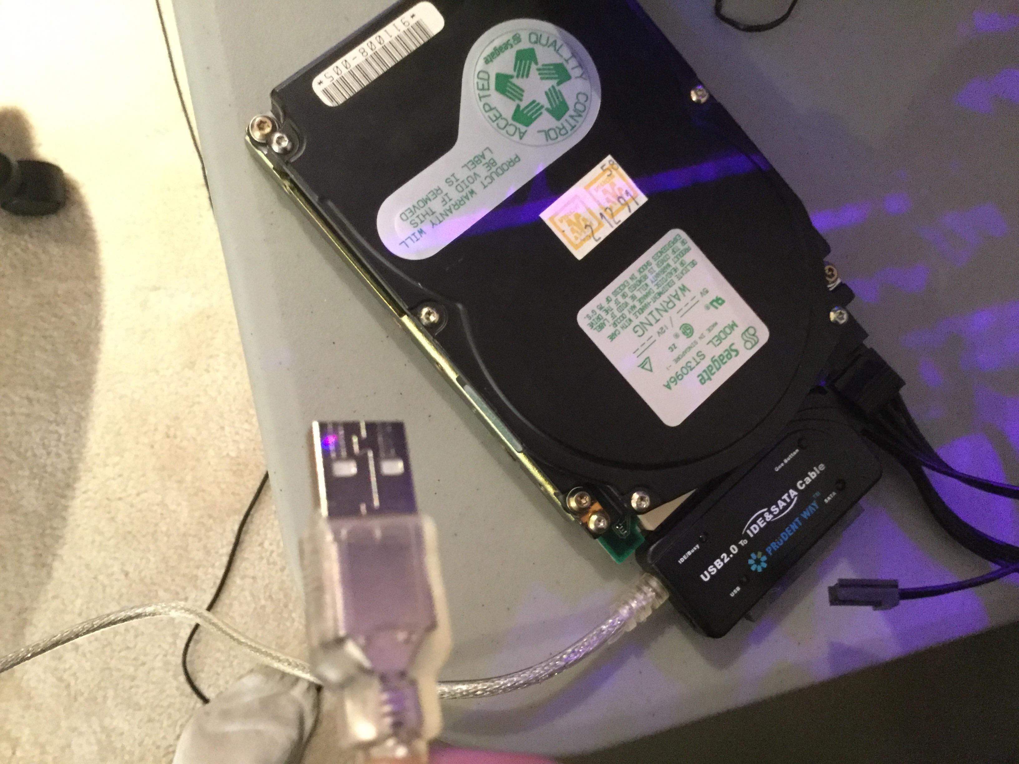 Hard drive turns off when plugging it in my pc with USB (2.0) through