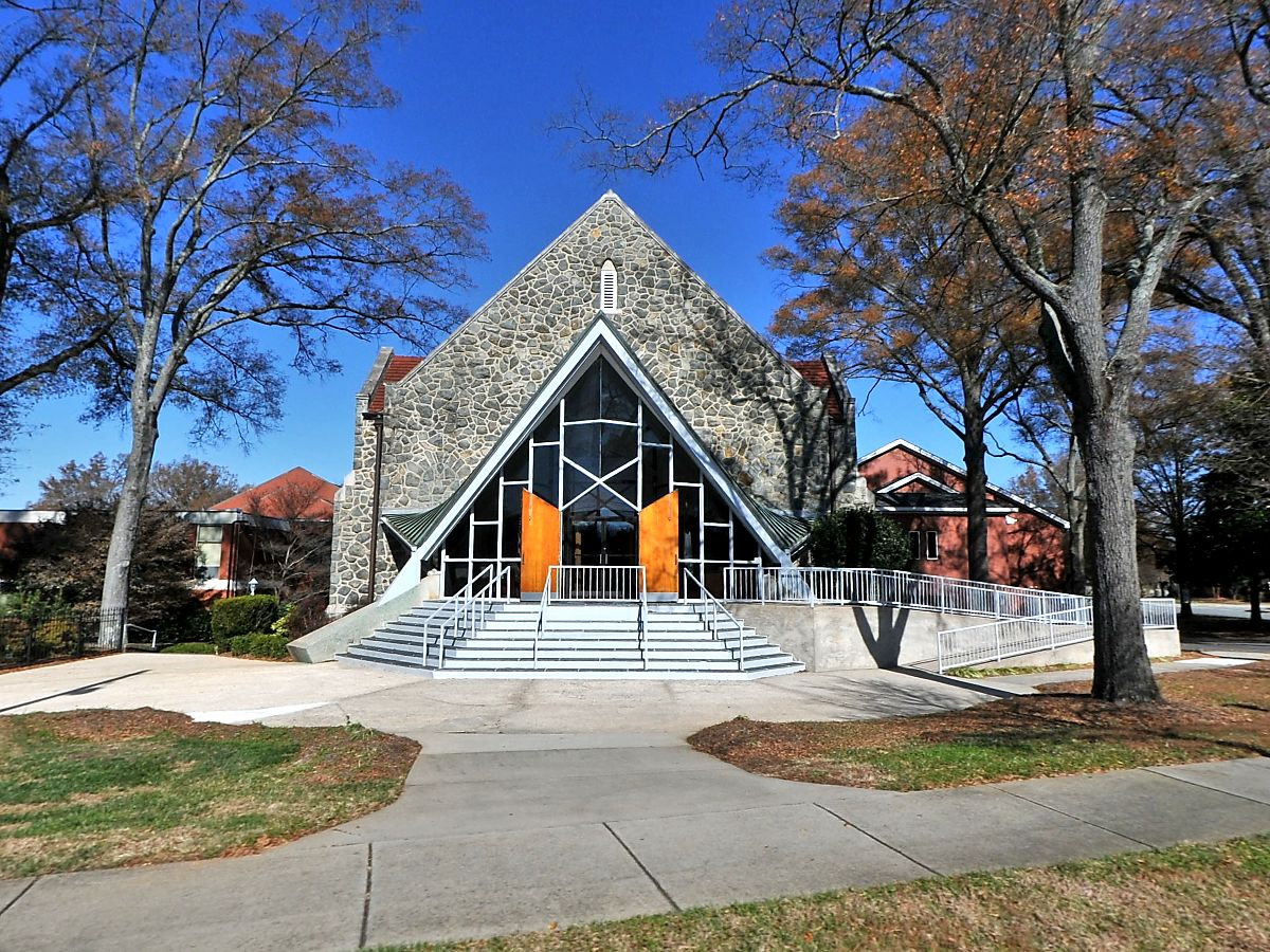 Entry vestibule (1960) by Murray Whisnant on Hickory Grove United