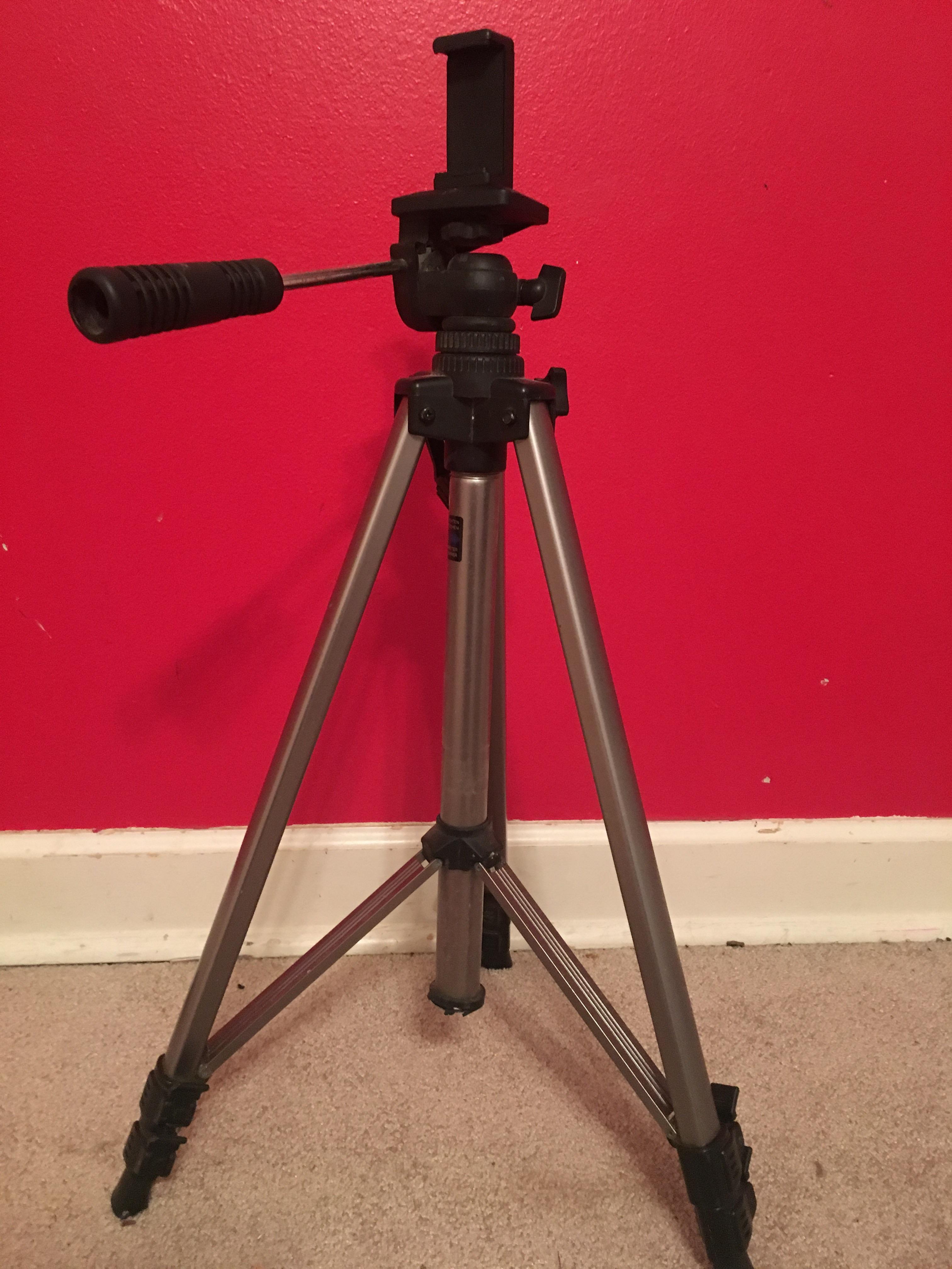 Can someone please tell me what kind of tripod this is tripods