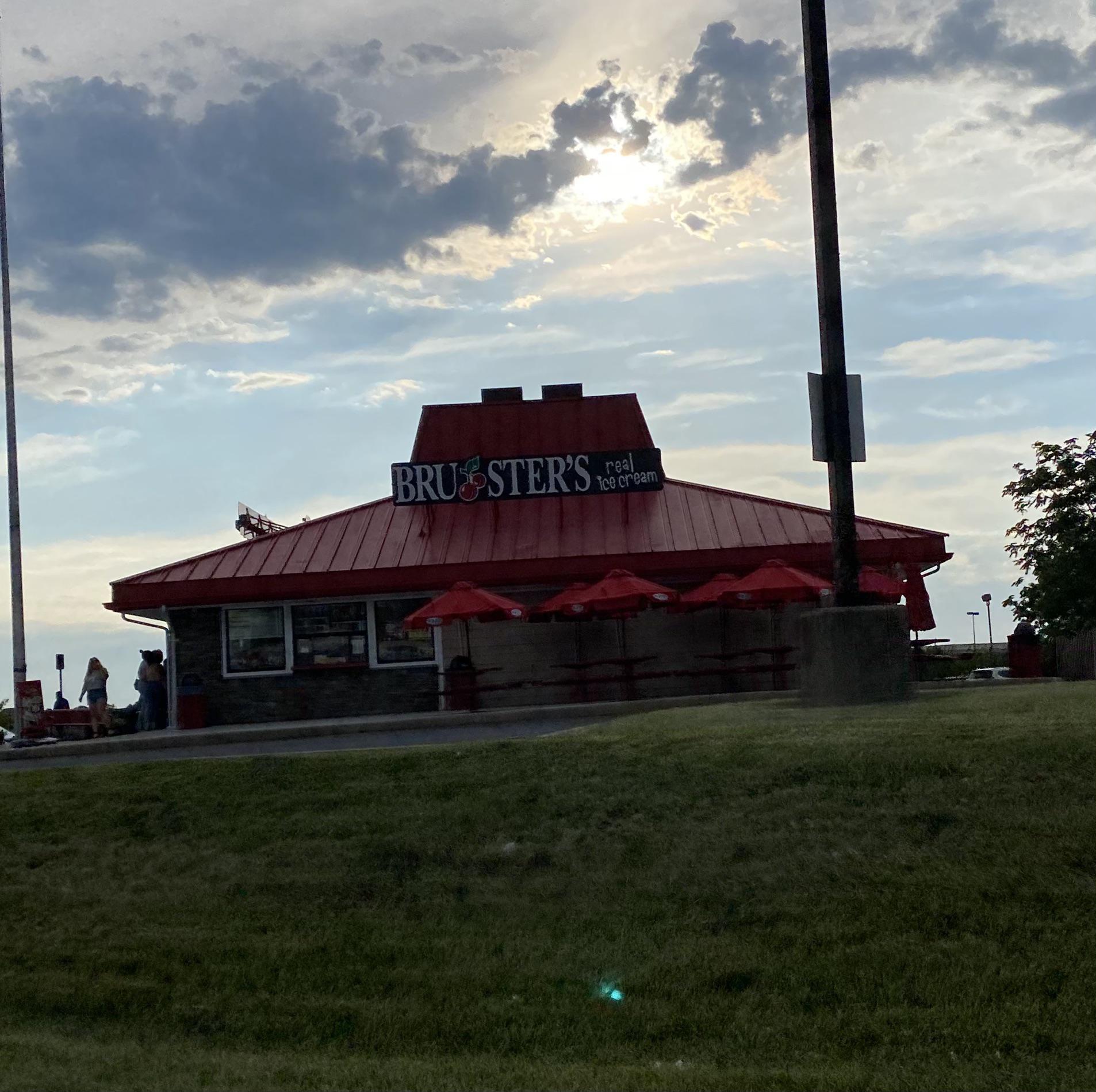 Now an ice cream place (Hagerstown, MD) r/FormerPizzaHuts