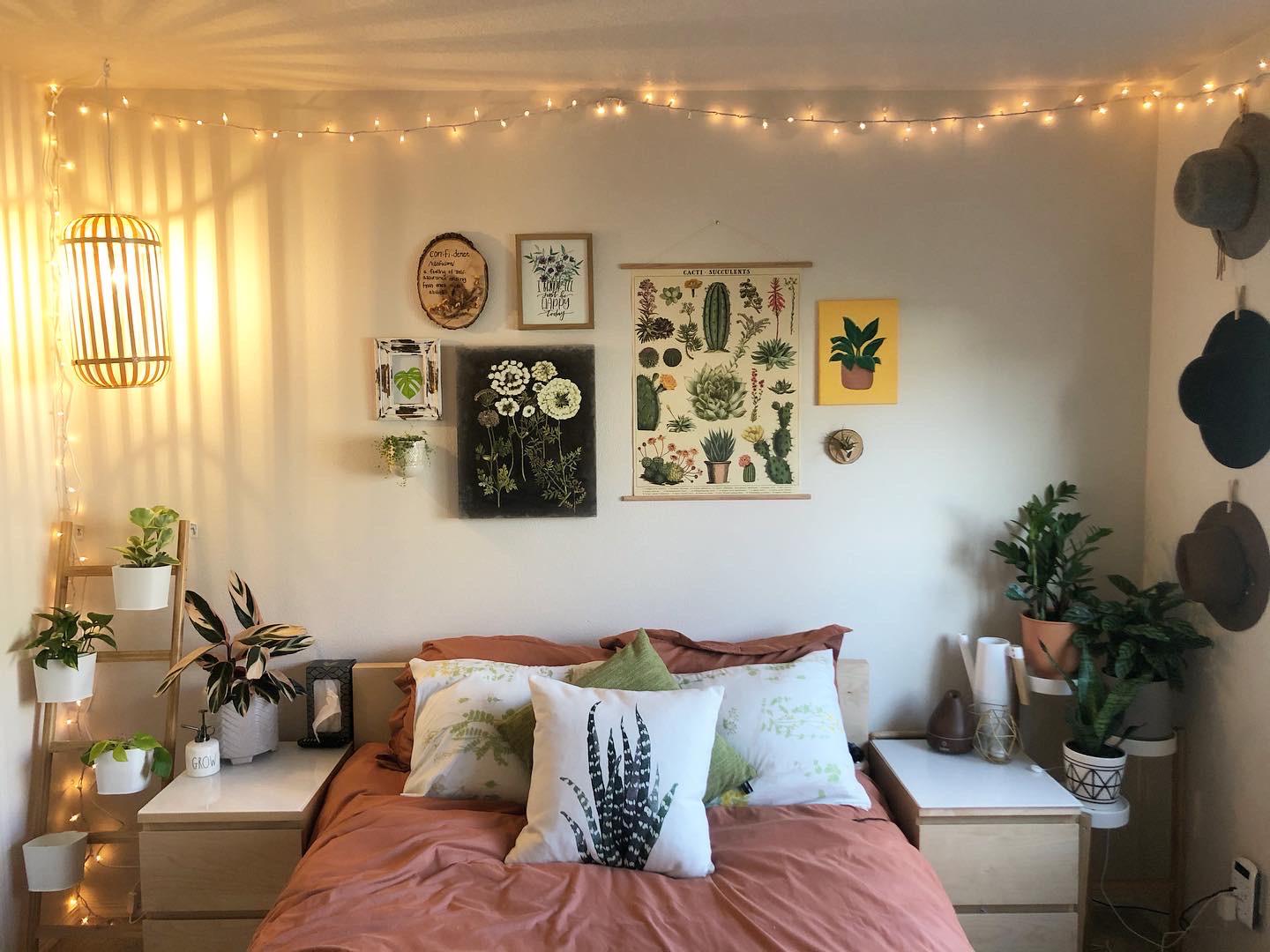 My planty bedroom ☺️ (there are 9 other plants in this room outside the