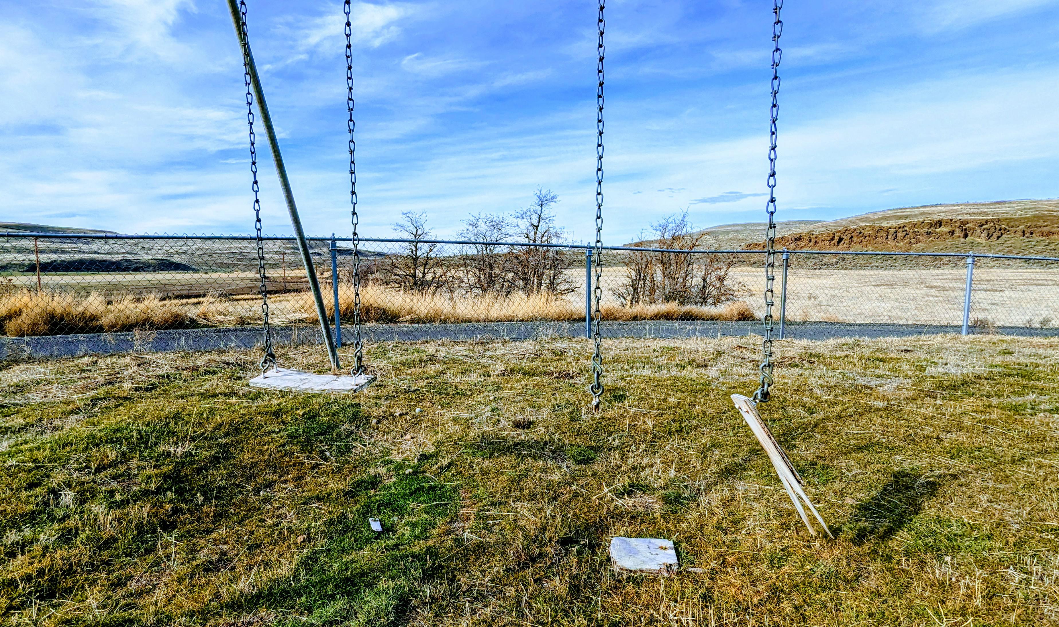Broken Swing, Rock Creek, Oregon r/oregon
