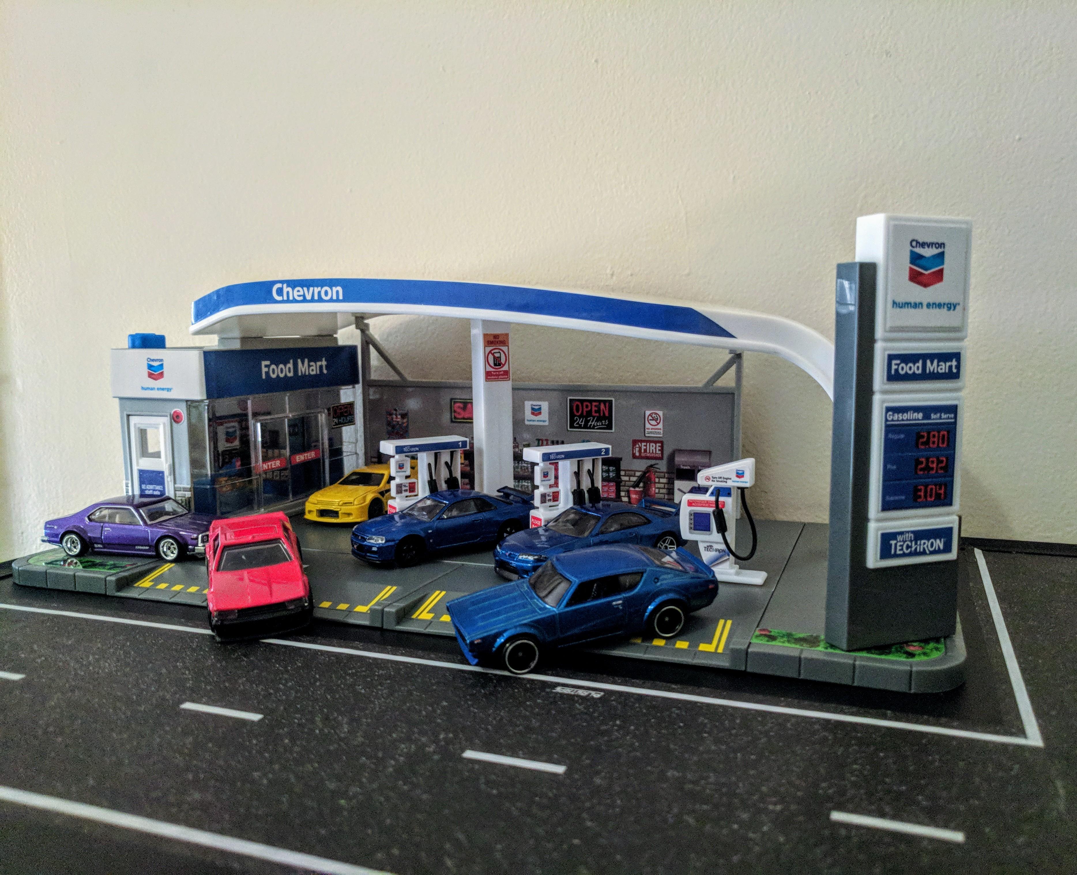 Skyline meetup at my new gas station r/HotWheels