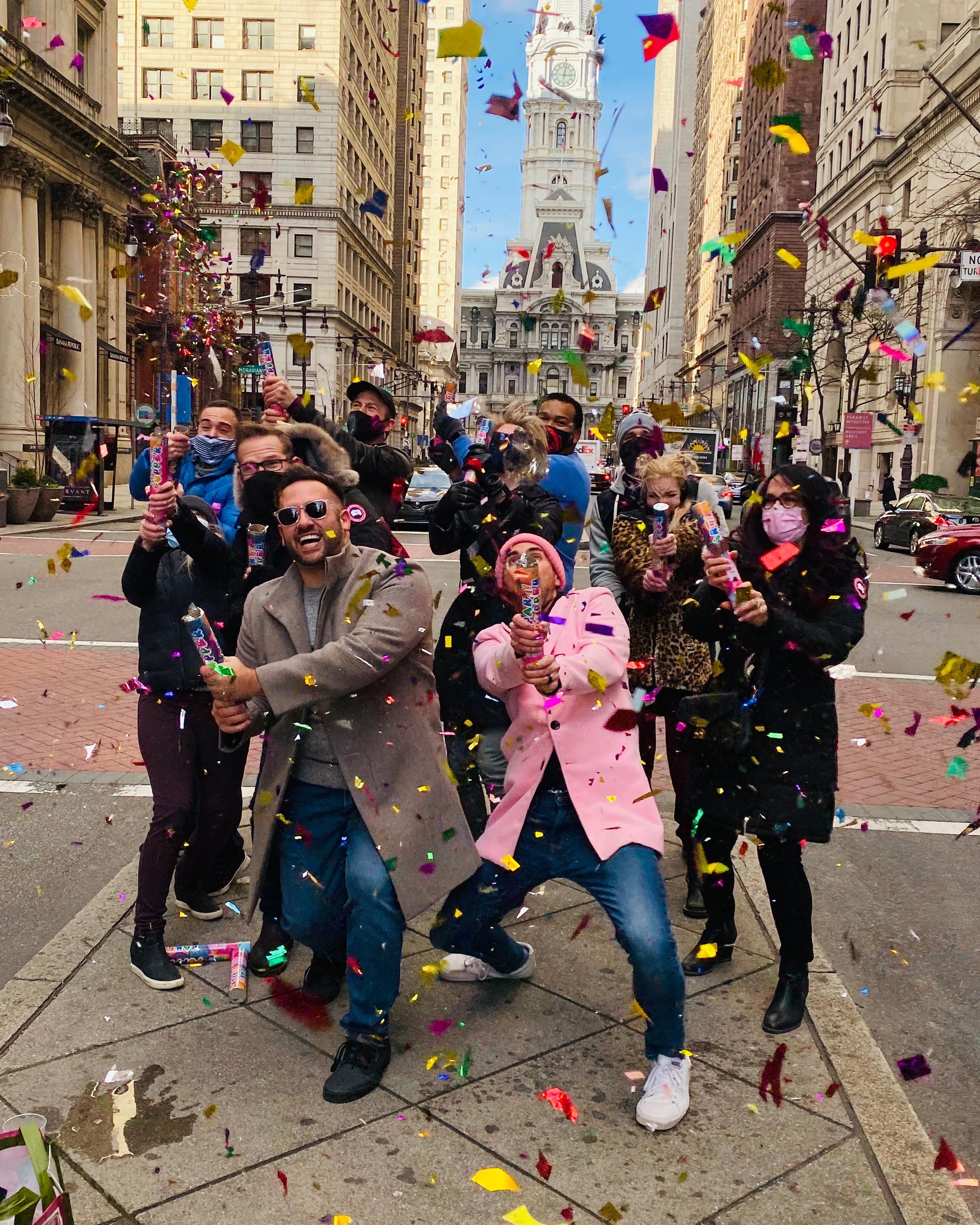 Guy proposed to his boyfriend outside city hall r/philadelphia
