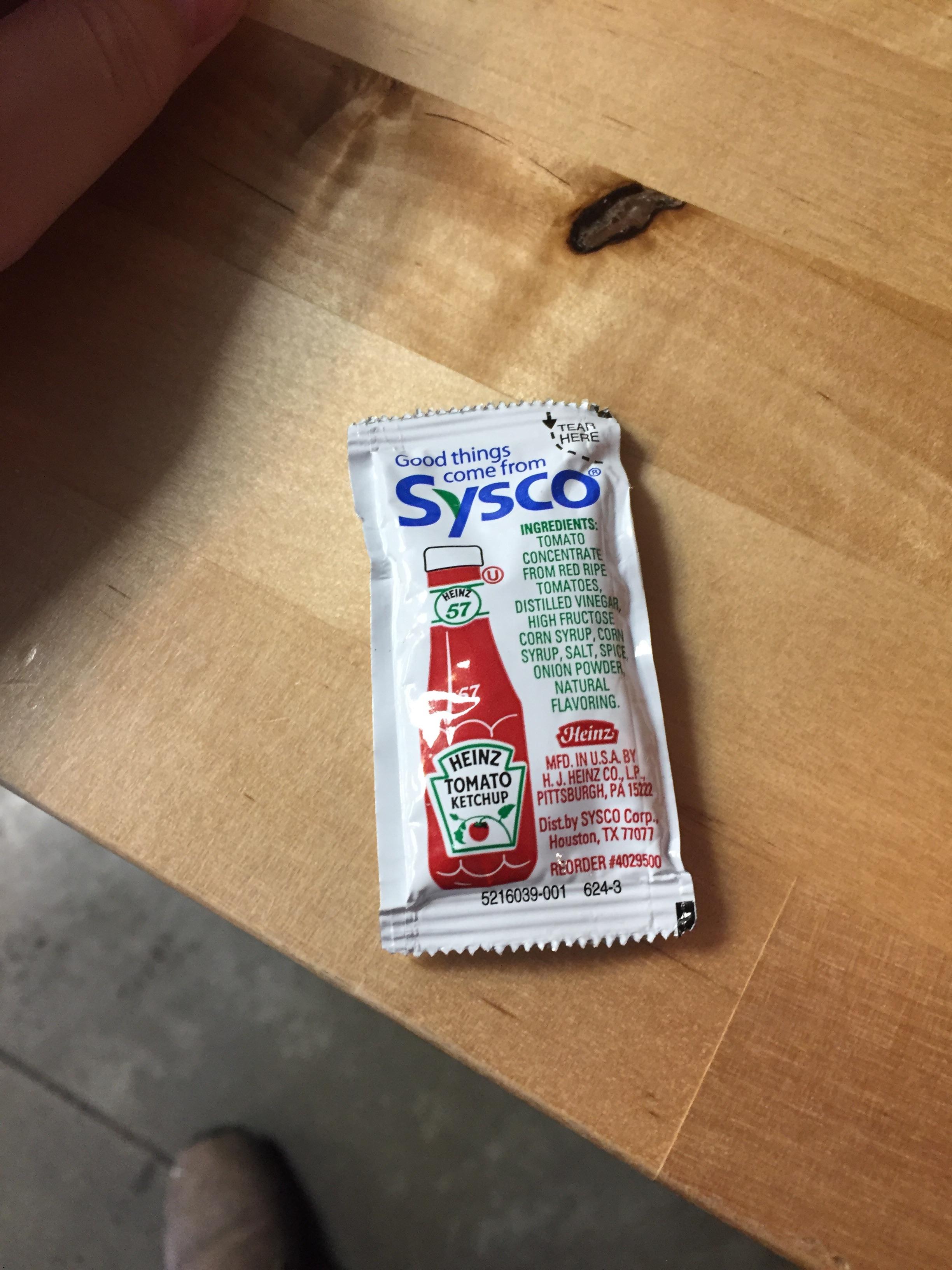 This Heinz ketchup says Sysco at the top. Supplier? r/mildlyinteresting